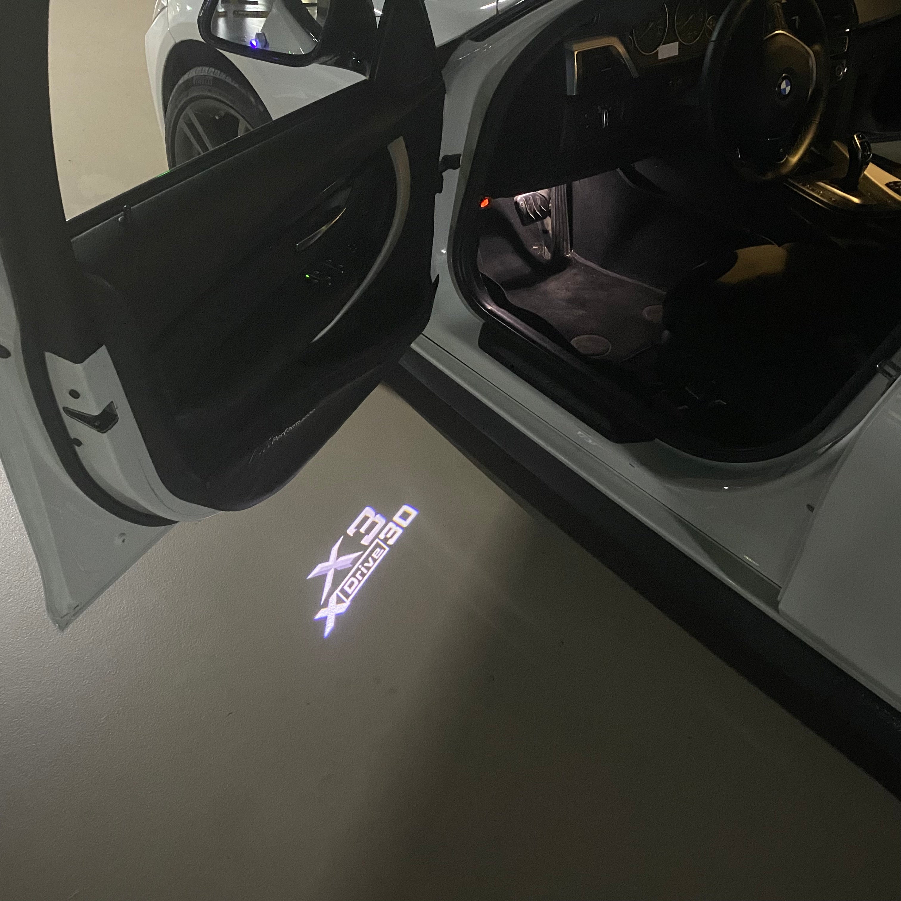 LUCES DE PROYECTOR DEL LOGOTIPO BMW M3 Nr.24 (cantidad 1 = 1 juegos / 2 luces de puerta)