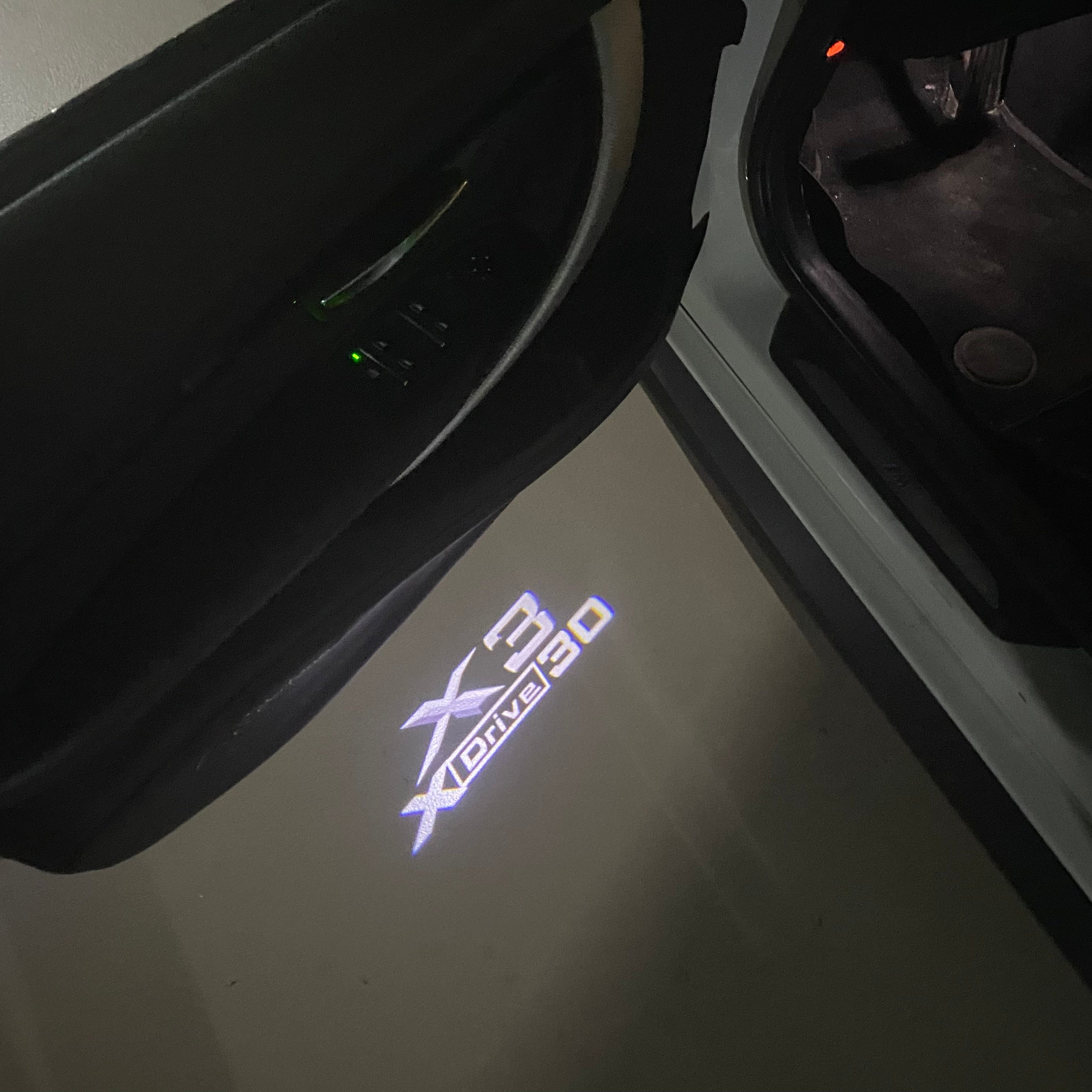 LUCES DE PROYECTOR DEL LOGOTIPO BMW M3 Nr.24 (cantidad 1 = 1 juegos / 2 luces de puerta)