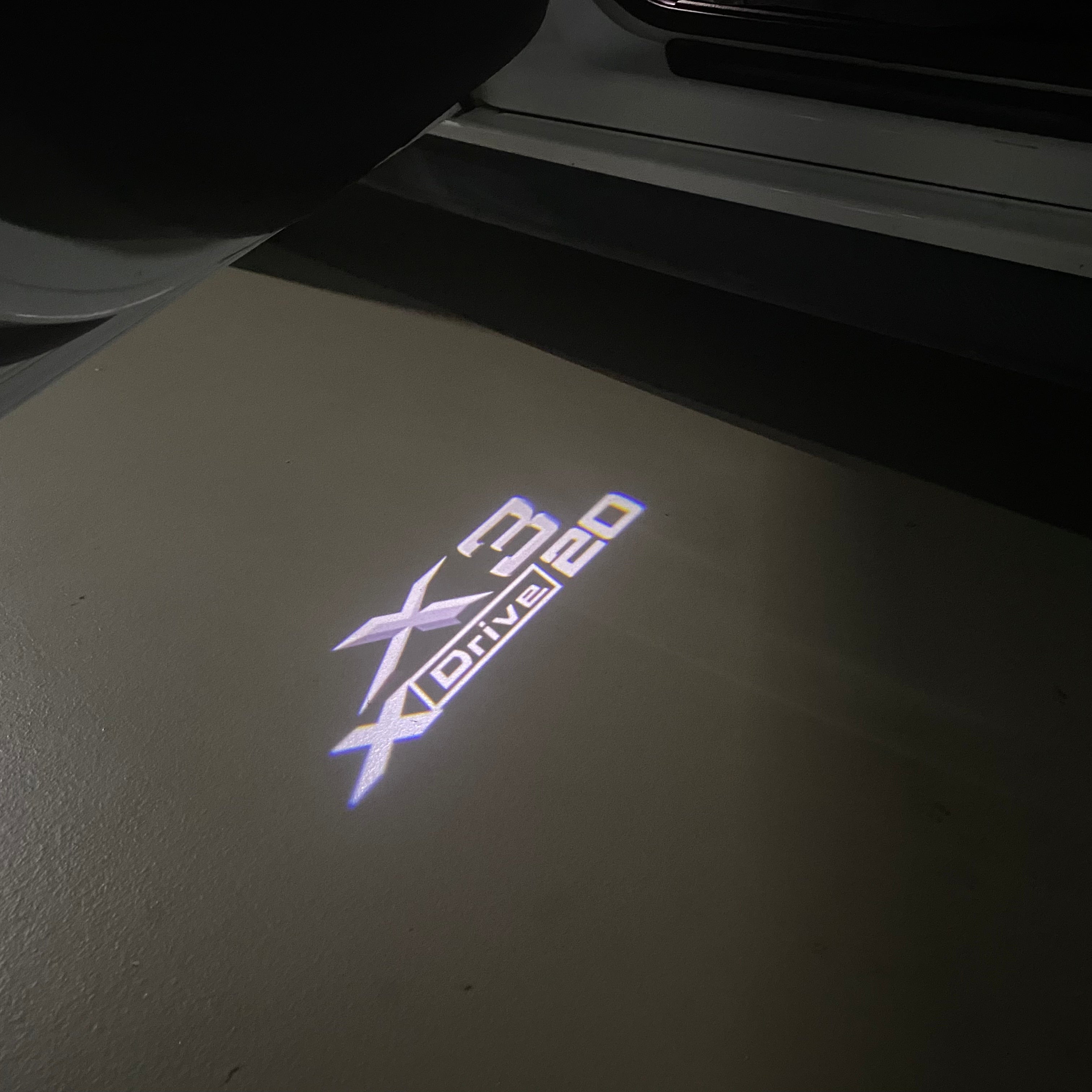 LUCES DE PROYECTOR DEL LOGOTIPO BMW M3 Nr.24 (cantidad 1 = 1 juegos / 2 luces de puerta)