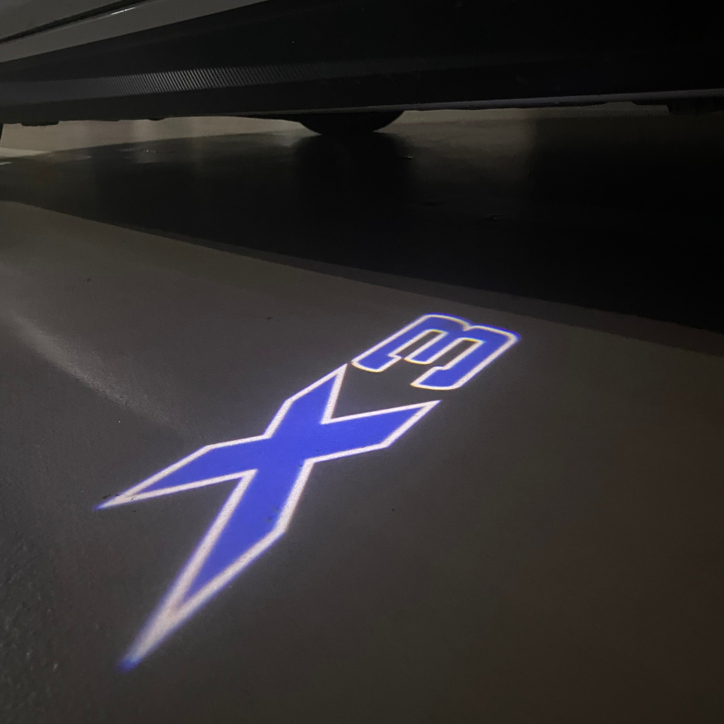 LUCES DE PROYECTOR DEL LOGOTIPO BMW M3 Nr.24 (cantidad 1 = 1 juegos / 2 luces de puerta)
