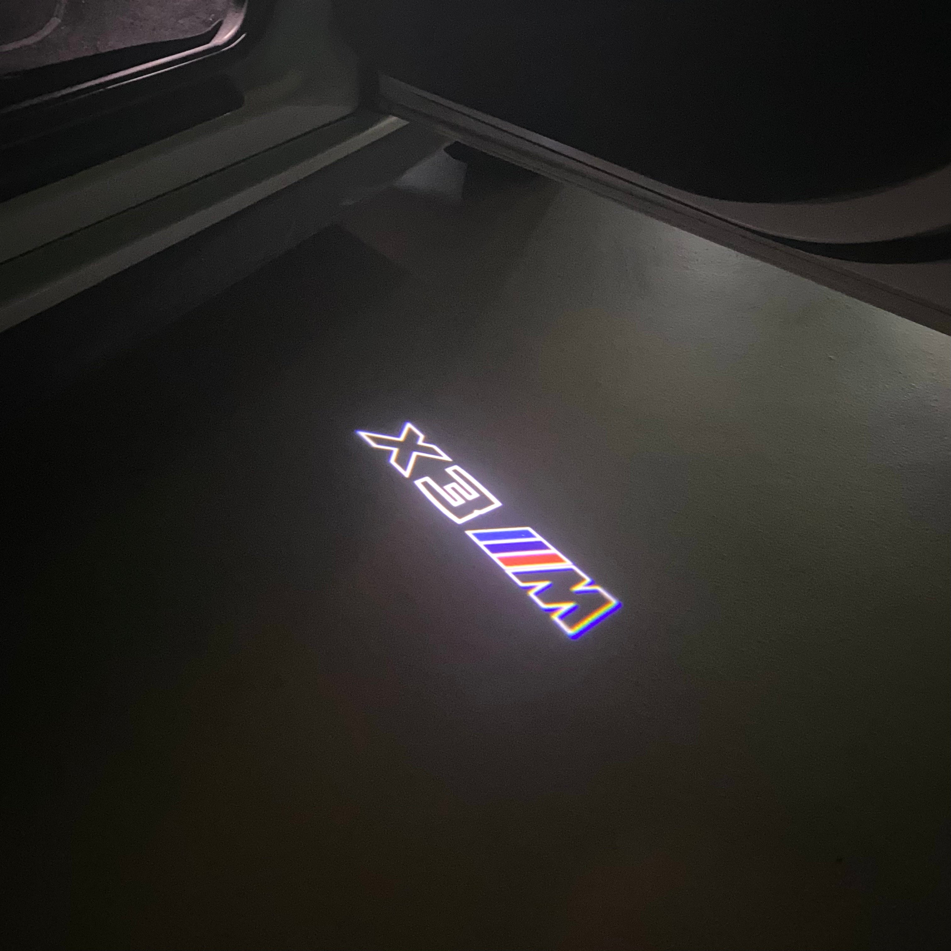 LUCES DE PROYECTOR DEL LOGOTIPO BMW M3 Nr.24 (cantidad 1 = 1 juegos / 2 luces de puerta)