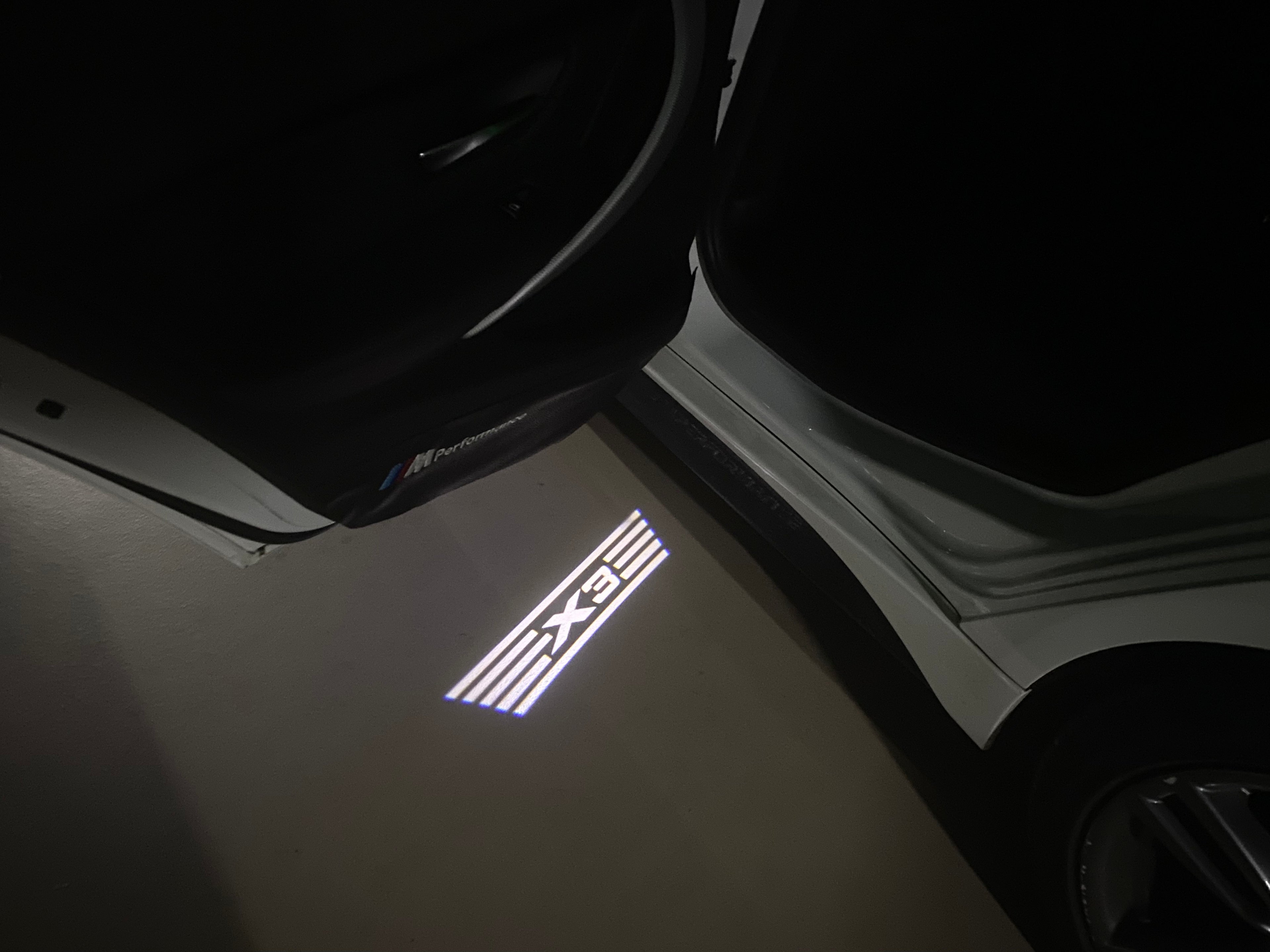 LUCES DE PROYECTOR DEL LOGOTIPO BMW M3 Nr.24 (cantidad 1 = 1 juegos / 2 luces de puerta)