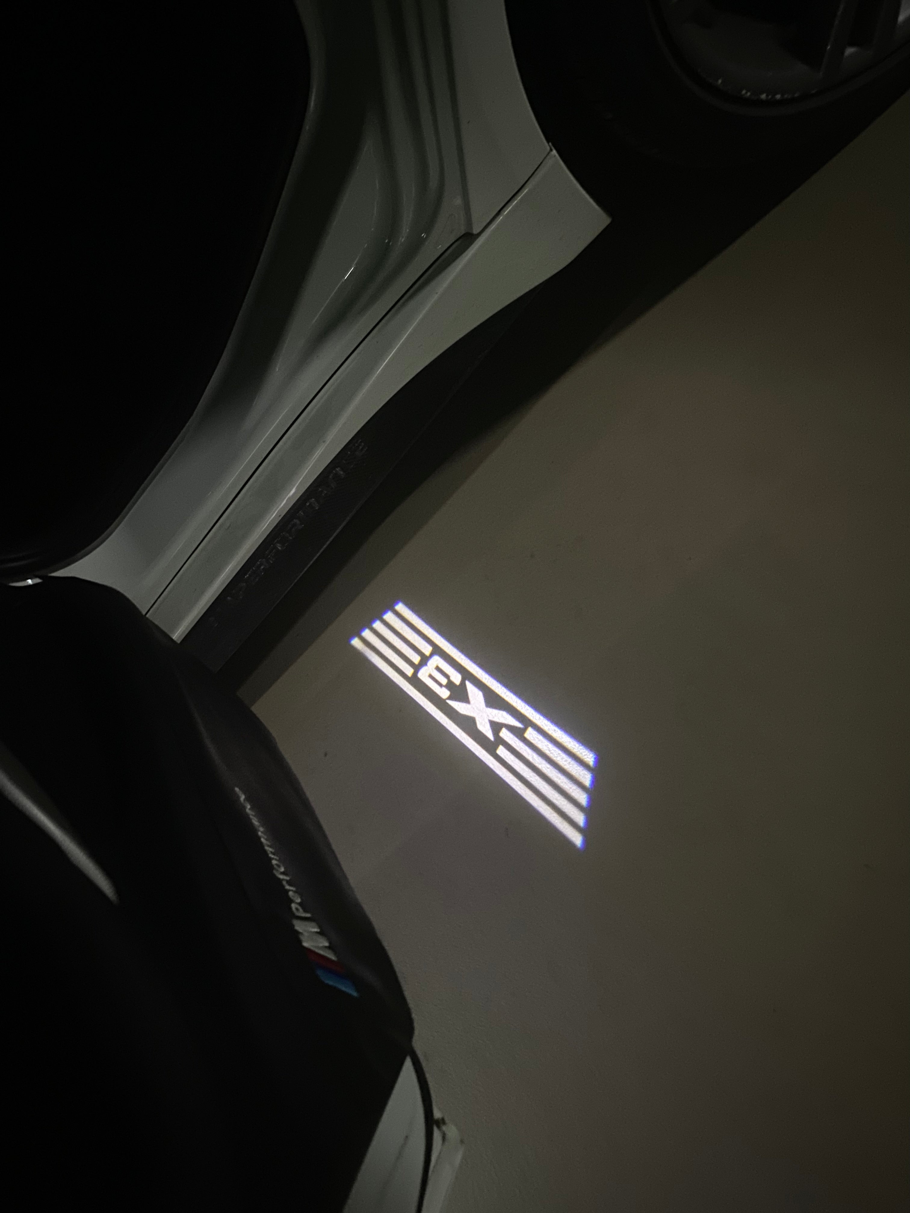 LUCES DE PROYECTOR DEL LOGOTIPO BMW M3 Nr.24 (cantidad 1 = 1 juegos / 2 luces de puerta)