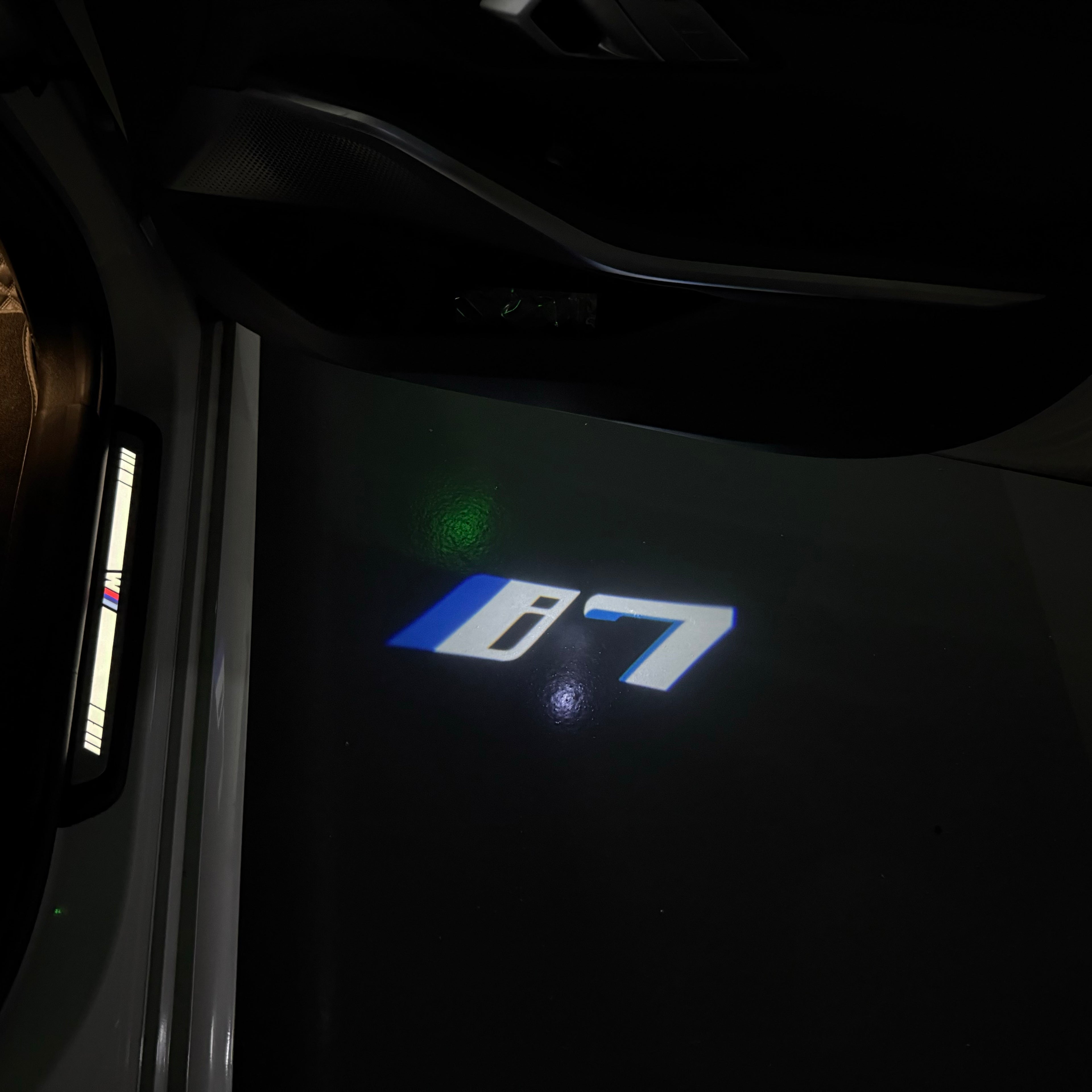 LUCES DE PROYECTOR DEL LOGOTIPO BMW M3 Nr.24 (cantidad 1 = 1 juegos / 2 luces de puerta)