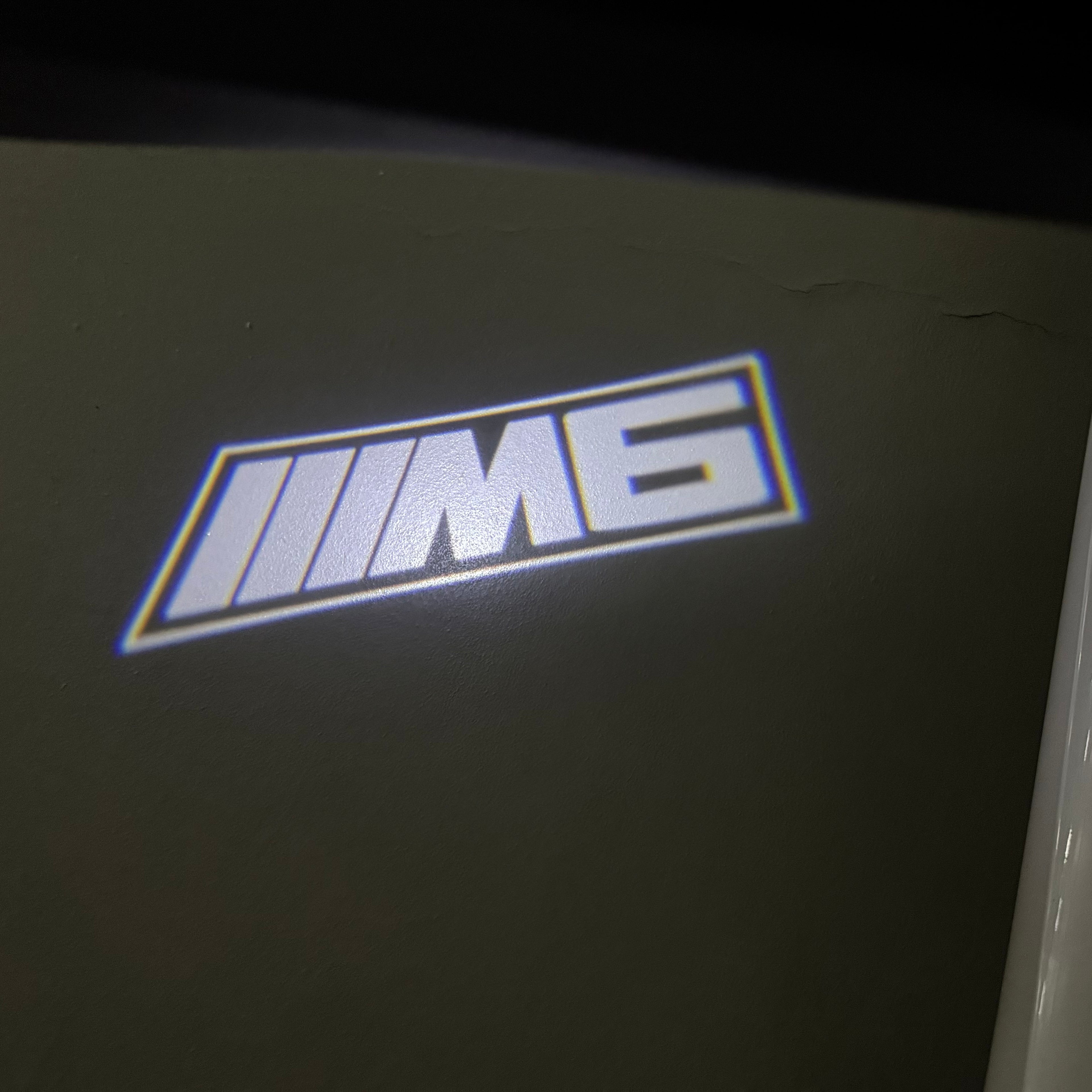 LUCES DE PROYECTOR DEL LOGOTIPO BMW M3 Nr.24 (cantidad 1 = 1 juegos / 2 luces de puerta)