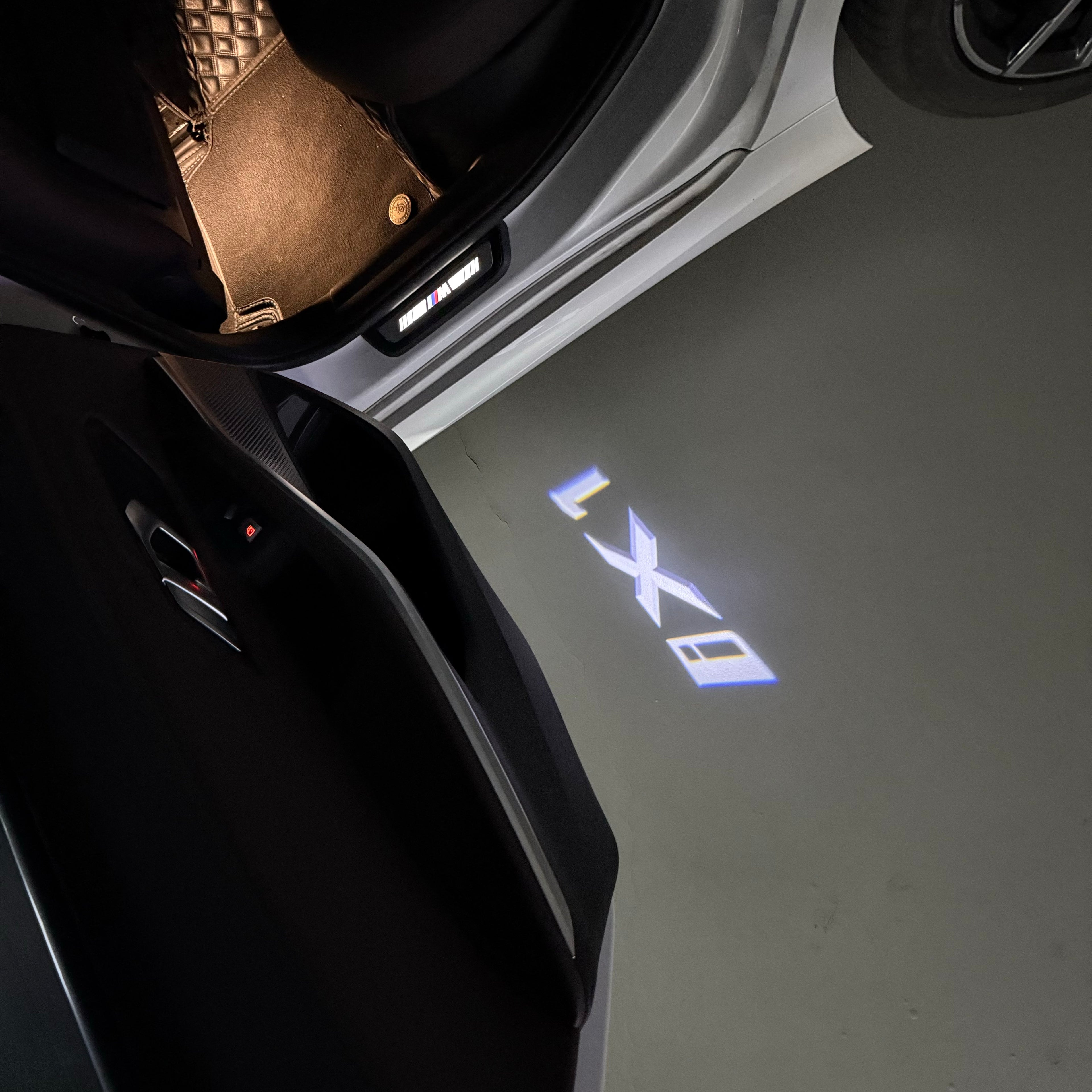 LUCES DE PROYECTOR DEL LOGOTIPO BMW M3 Nr.24 (cantidad 1 = 1 juegos / 2 luces de puerta)