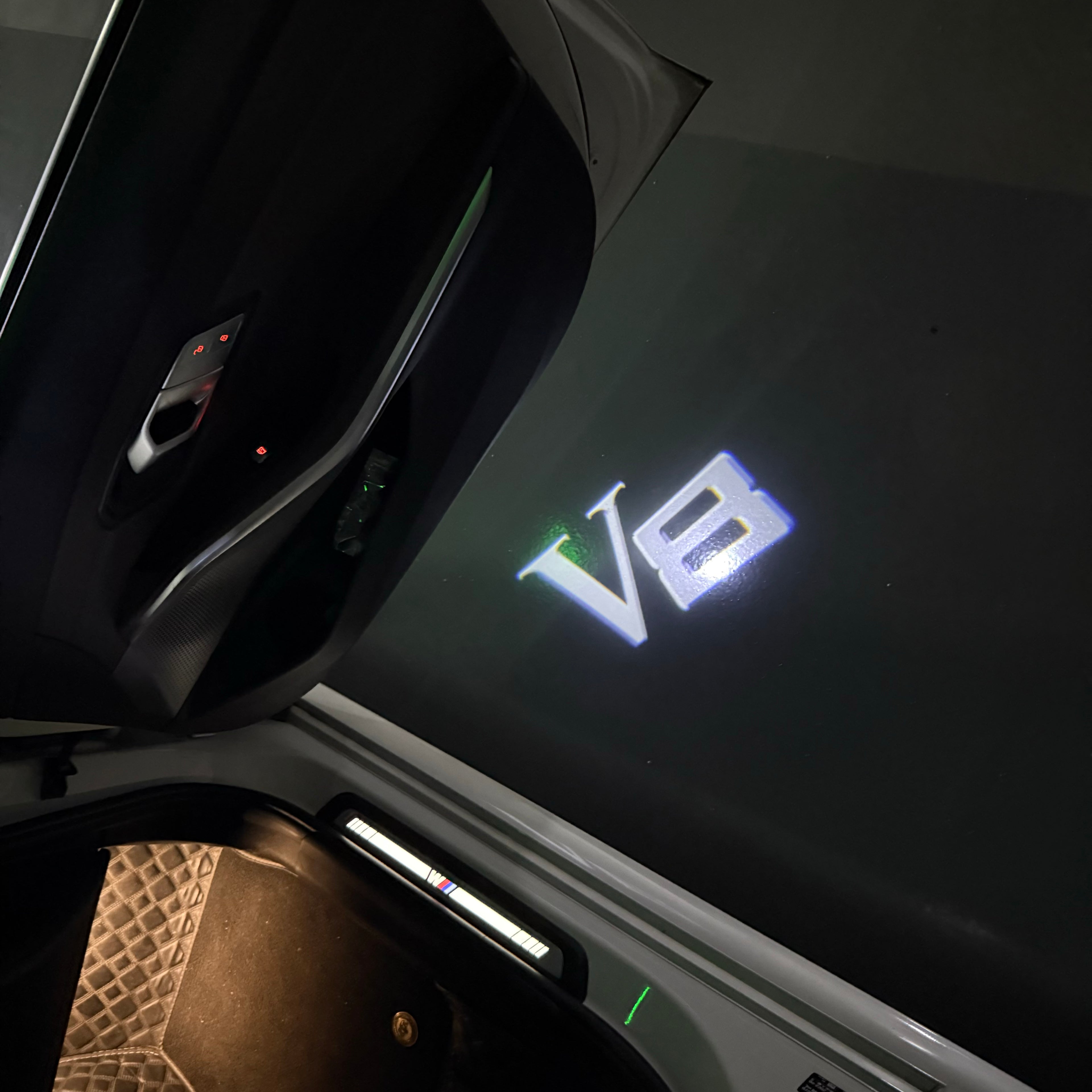 LUCES DE PROYECTOR DEL LOGOTIPO BMW M3 Nr.24 (cantidad 1 = 1 juegos / 2 luces de puerta)