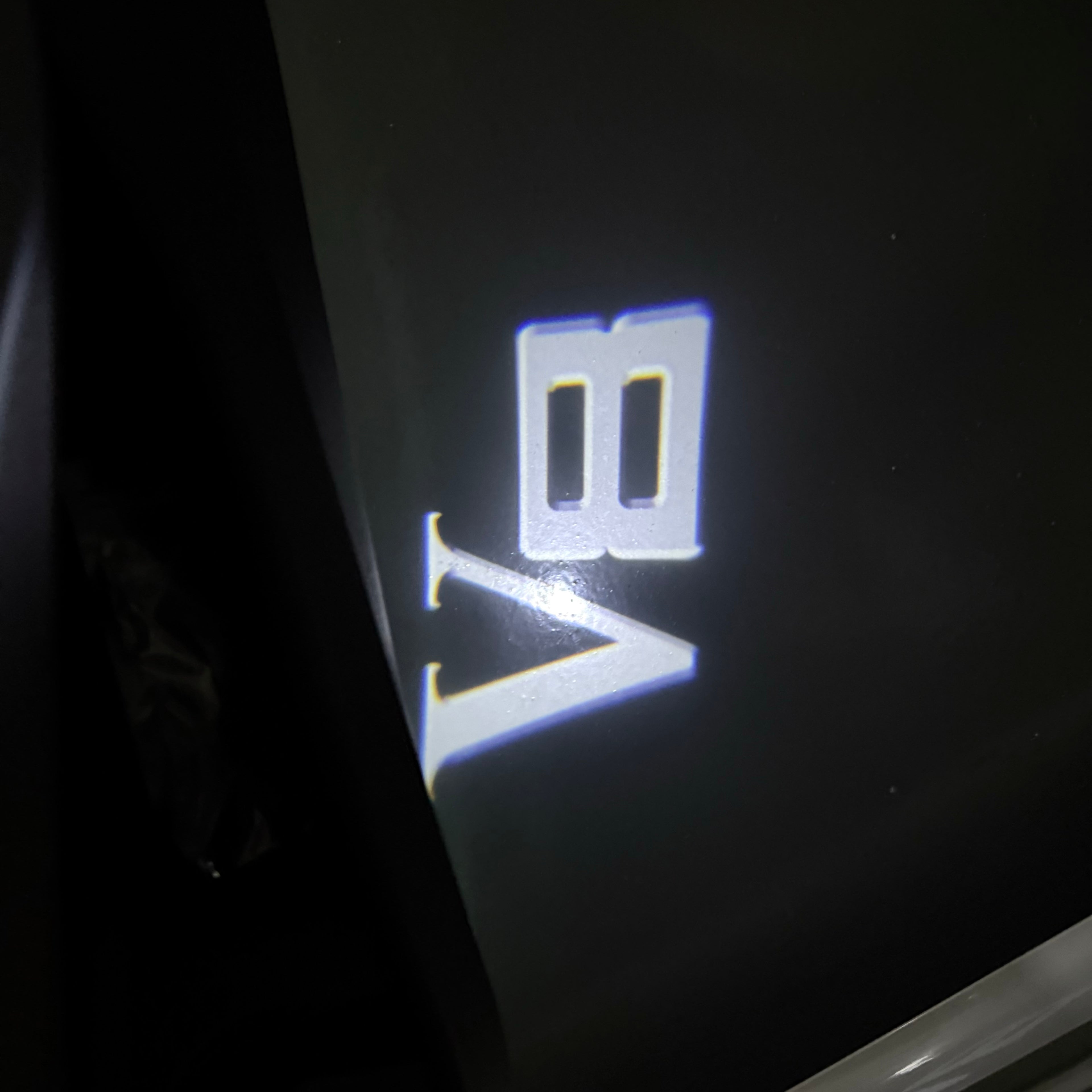 LUCES DE PROYECTOR DEL LOGOTIPO BMW M3 Nr.24 (cantidad 1 = 1 juegos / 2 luces de puerta)