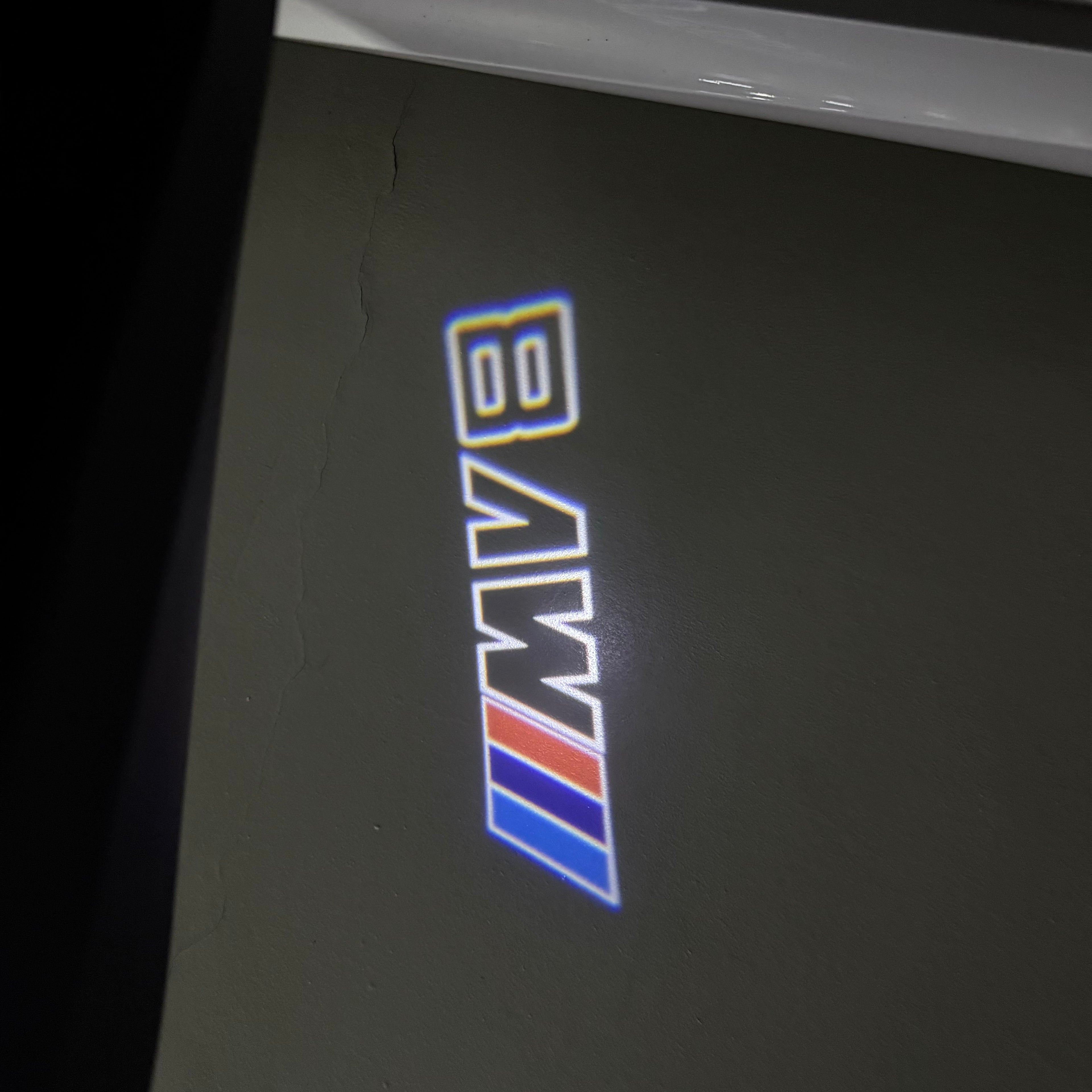 LUCES DE PROYECTOR DEL LOGOTIPO BMW M3 Nr.24 (cantidad 1 = 1 juegos / 2 luces de puerta)