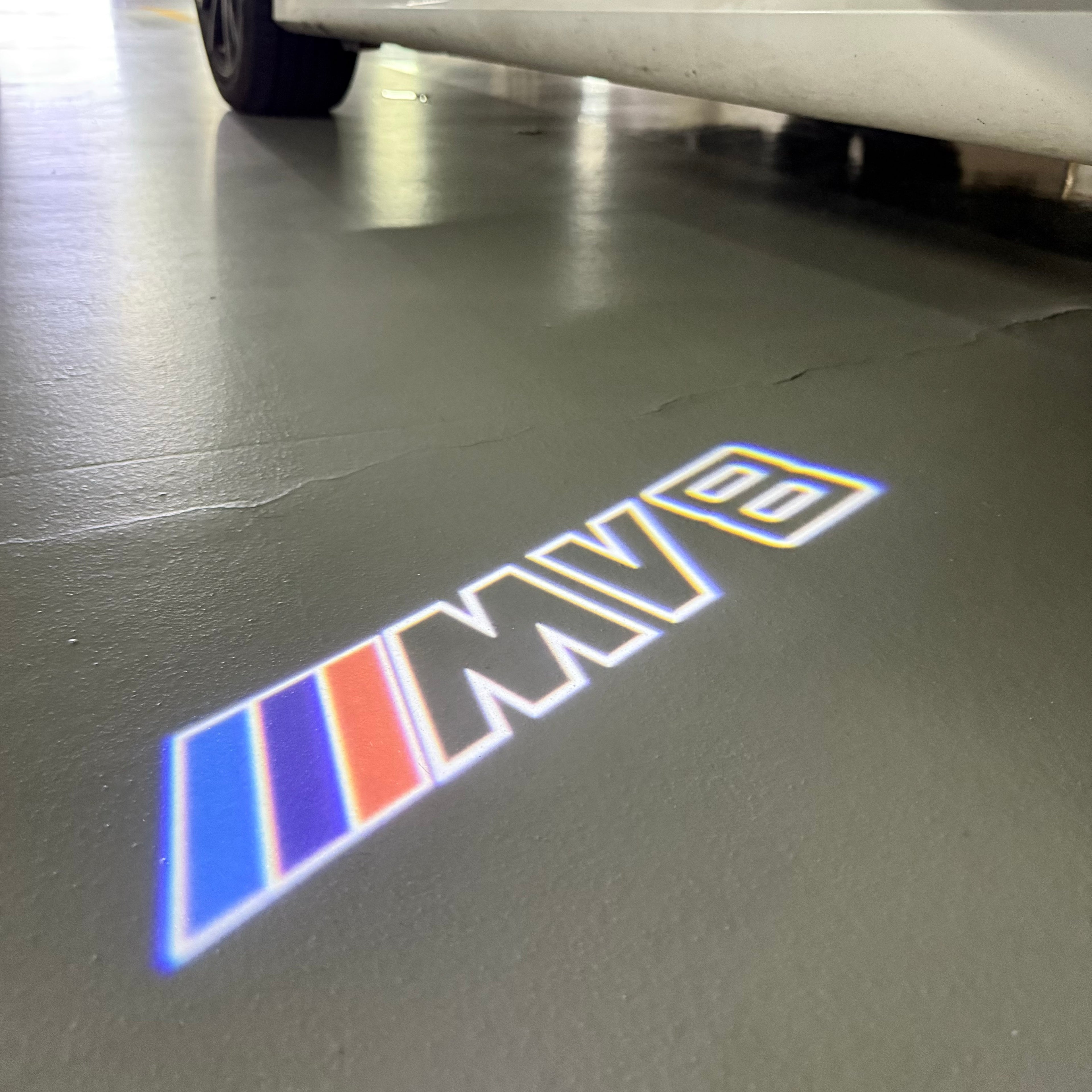 LUCES DE PROYECTOR DEL LOGOTIPO BMW M3 Nr.24 (cantidad 1 = 1 juegos / 2 luces de puerta)
