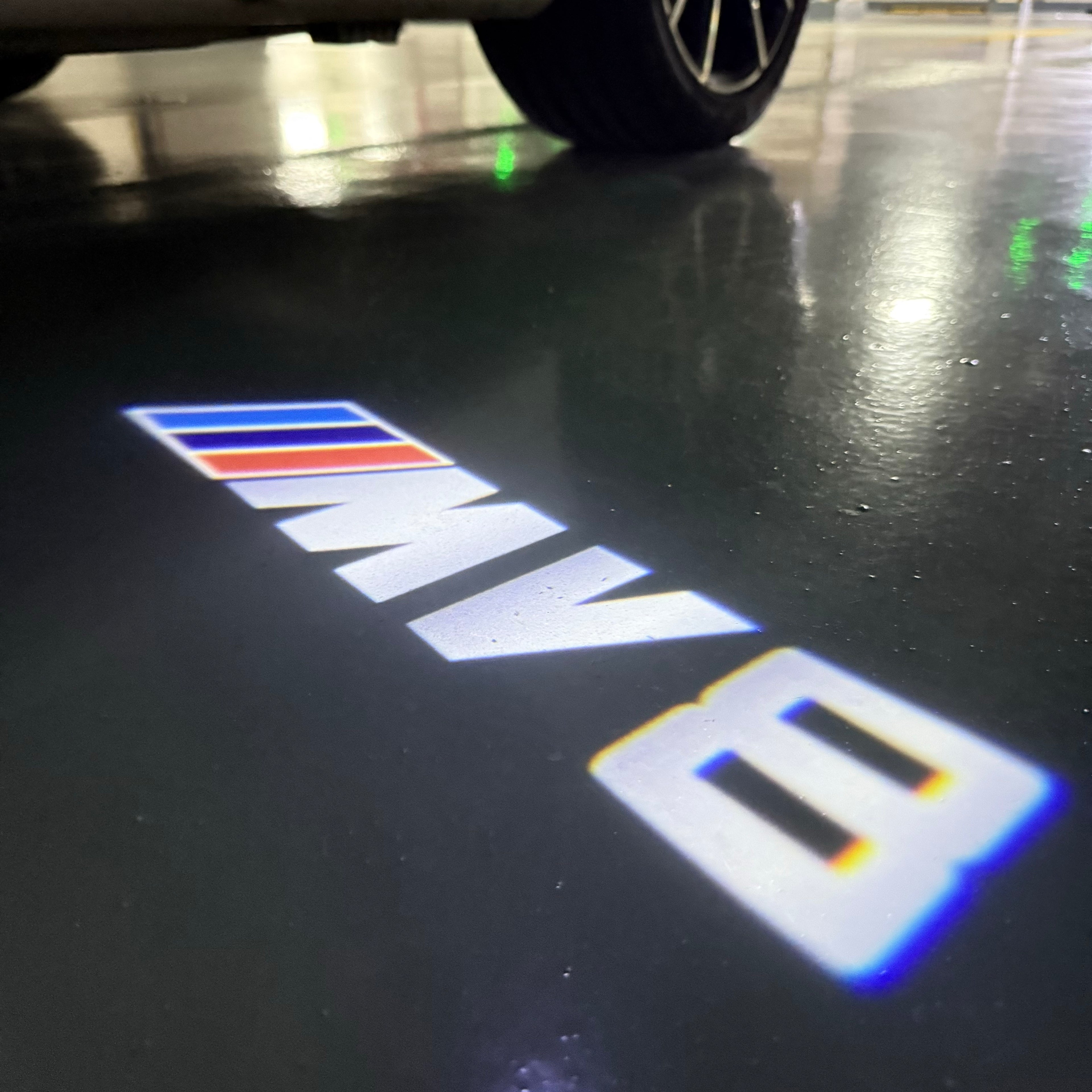 LUCES DE PROYECTOR DEL LOGOTIPO BMW M3 Nr.24 (cantidad 1 = 1 juegos / 2 luces de puerta)