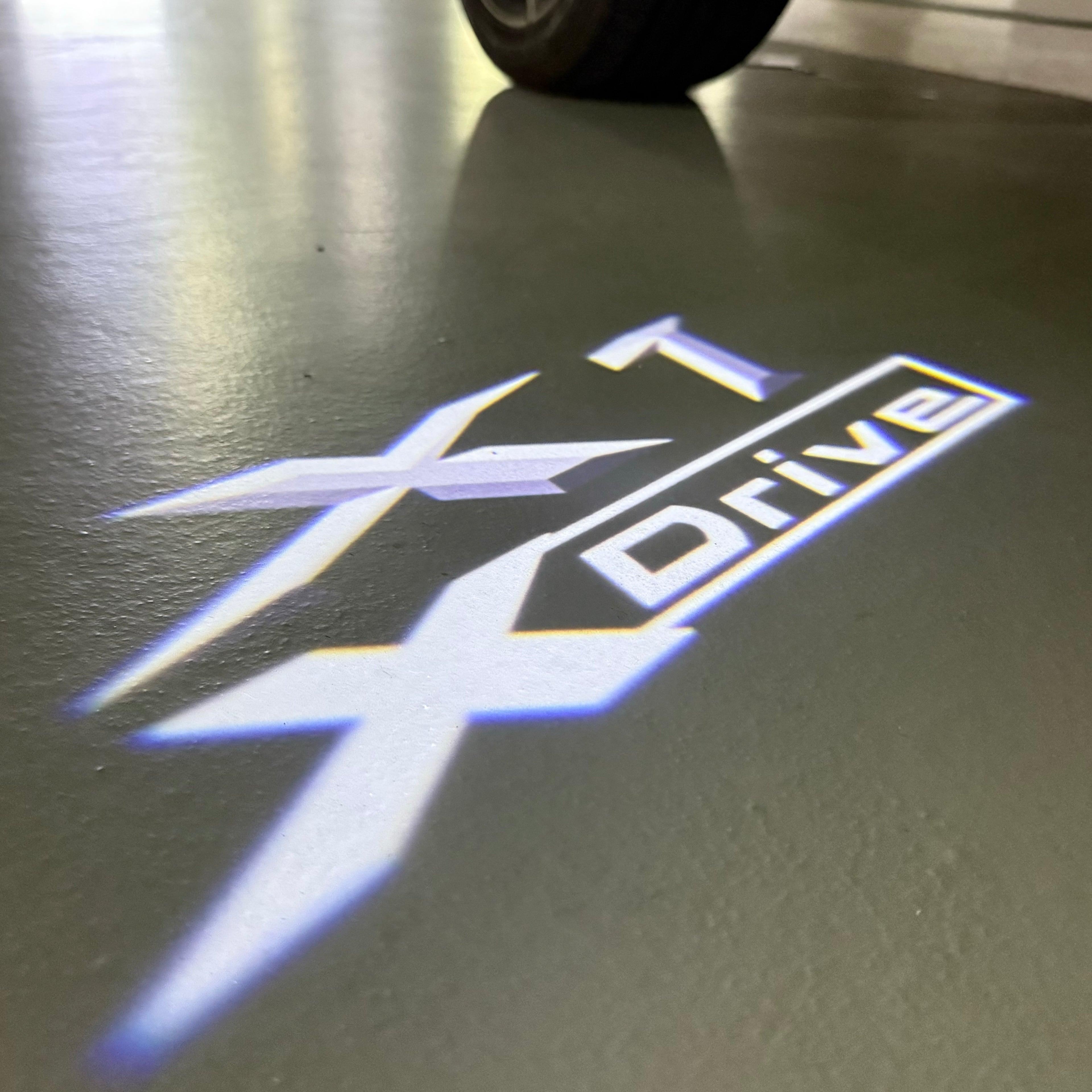 LUCES DE PROYECTOR DEL LOGOTIPO BMW M3 Nr.24 (cantidad 1 = 1 juegos / 2 luces de puerta)