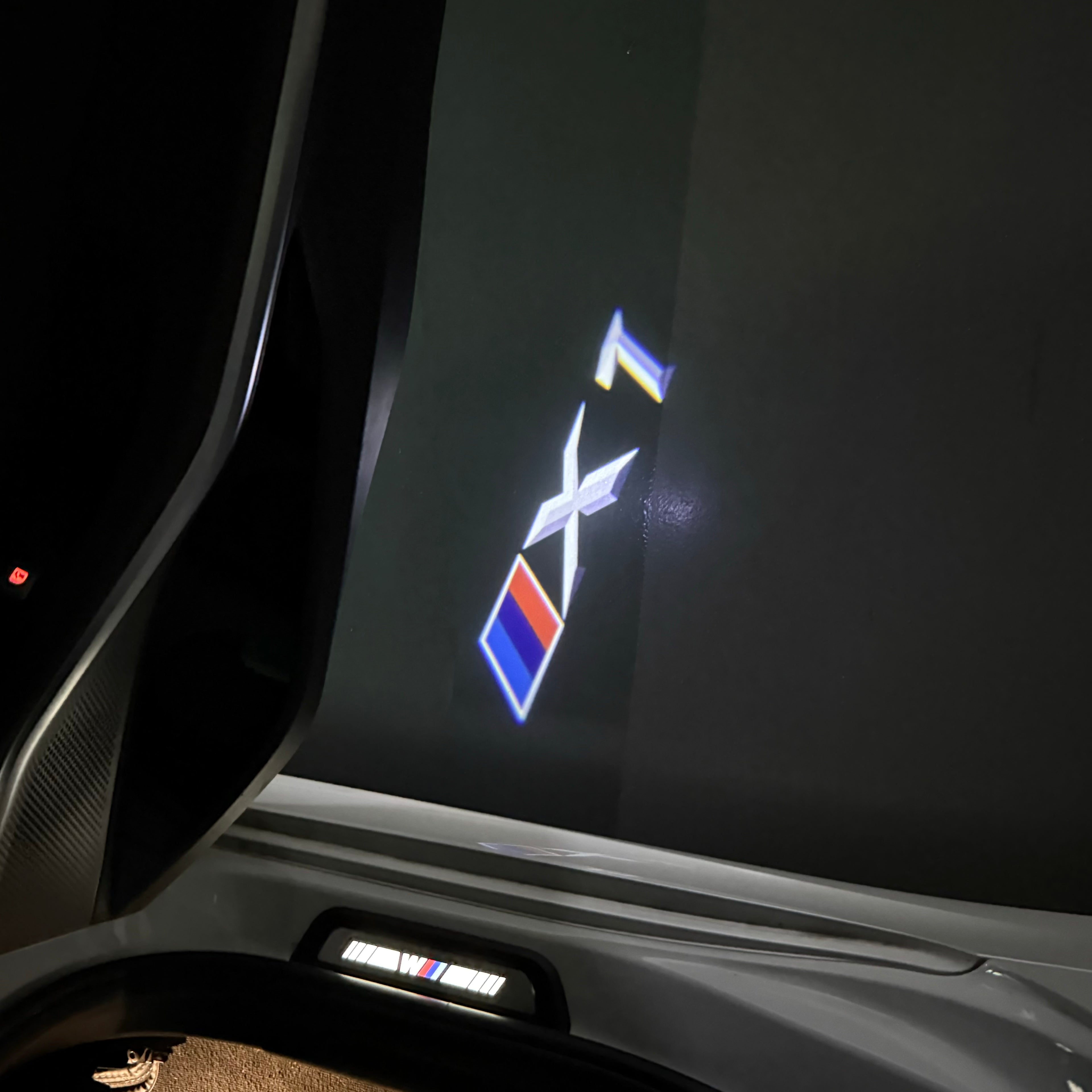 LUCES DE PROYECTOR DEL LOGOTIPO BMW M3 Nr.24 (cantidad 1 = 1 juegos / 2 luces de puerta)