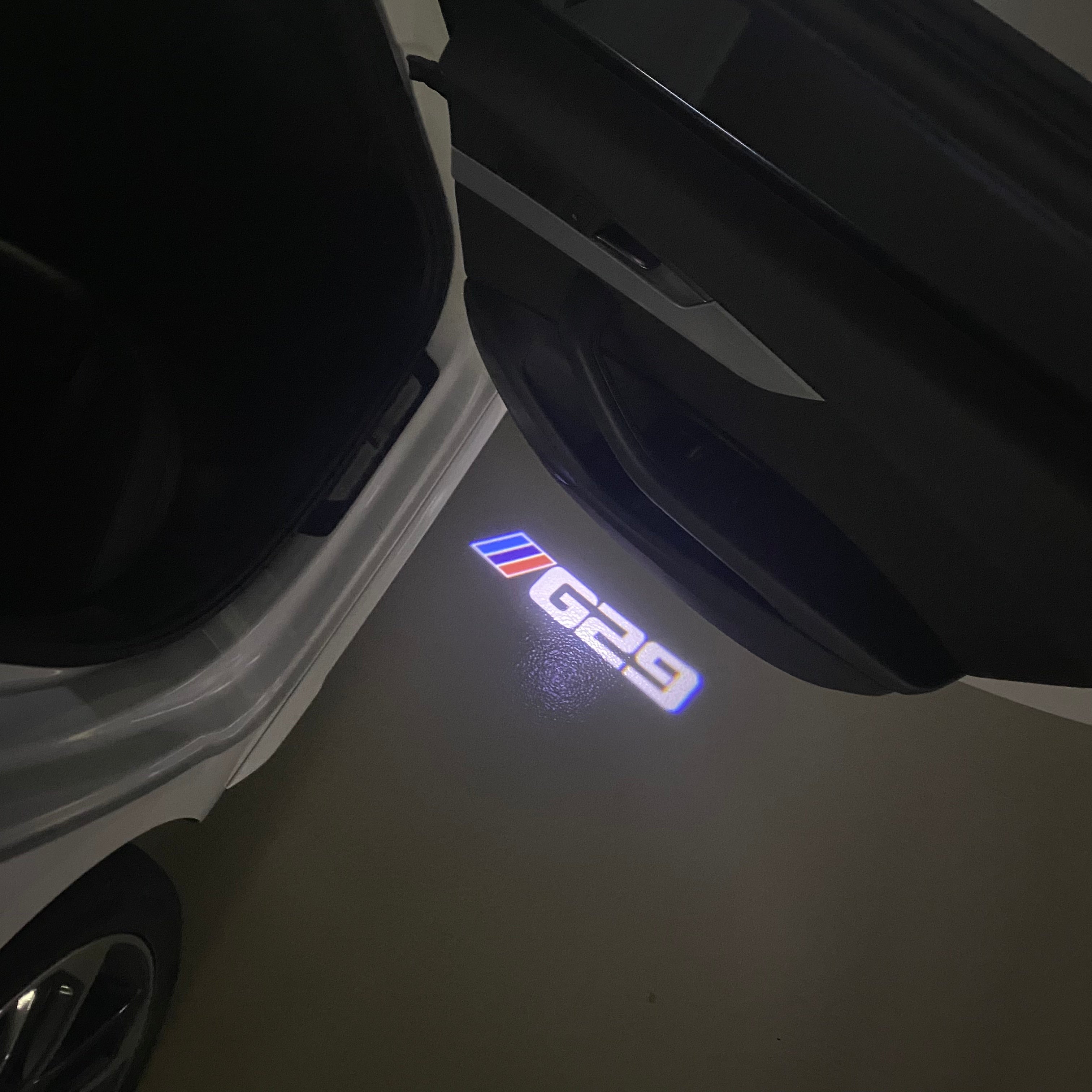 LUCES DE PROYECTOR DEL LOGOTIPO BMW M3 Nr.24 (cantidad 1 = 1 juegos / 2 luces de puerta)