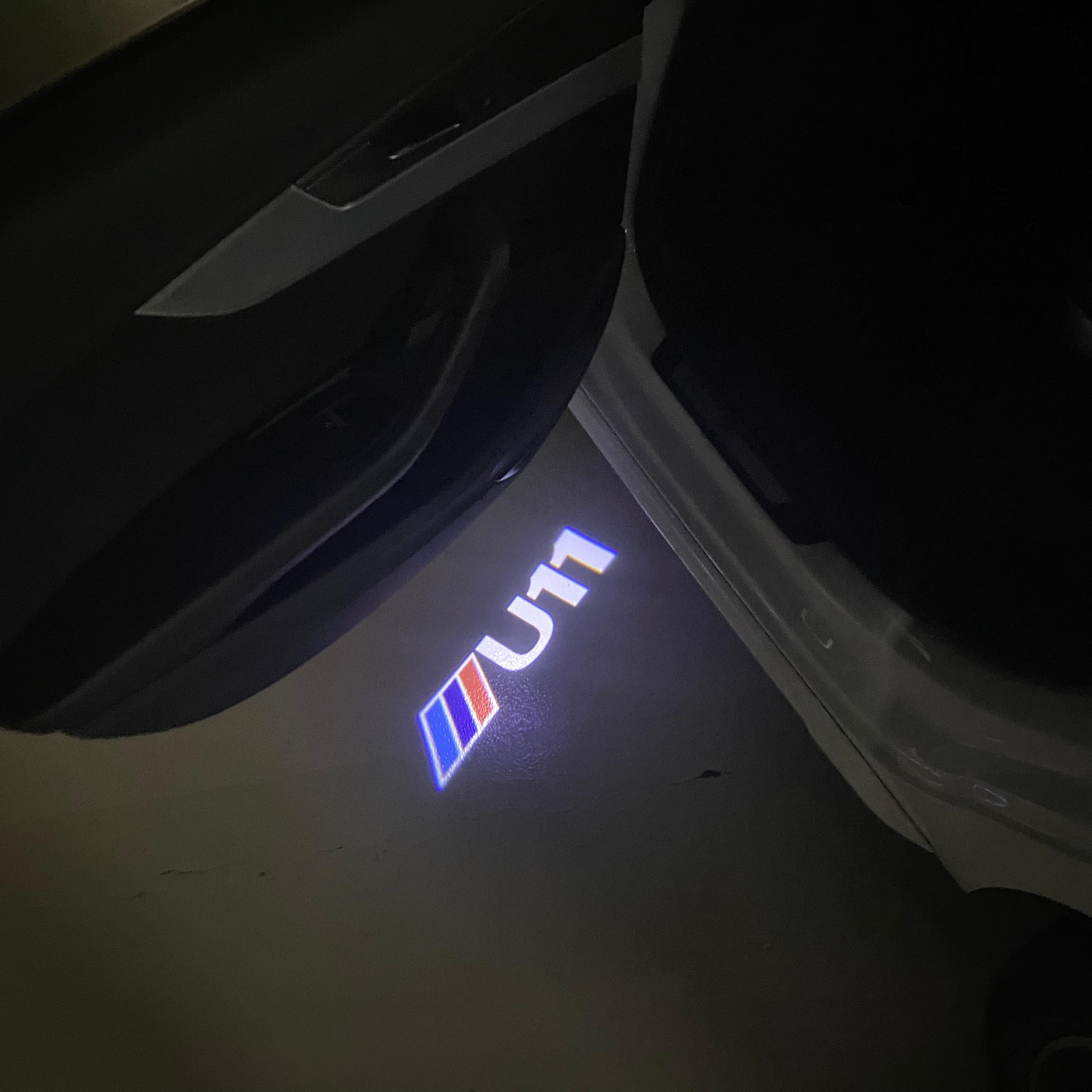 LUCES DE PROYECTOR DEL LOGOTIPO BMW M3 Nr.24 (cantidad 1 = 1 juegos / 2 luces de puerta)