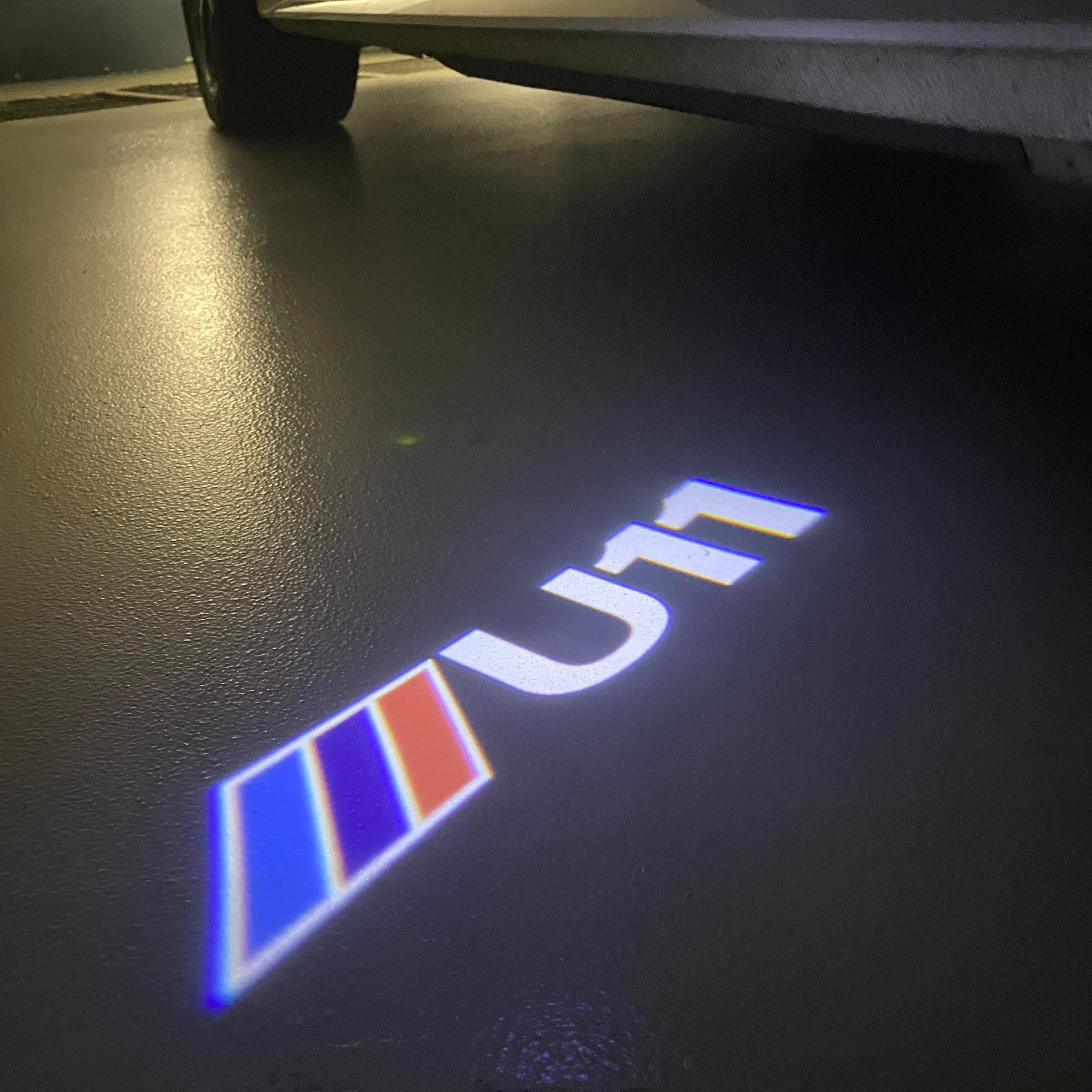LUCES DE PROYECTOR DEL LOGOTIPO BMW M3 Nr.24 (cantidad 1 = 1 juegos / 2 luces de puerta)