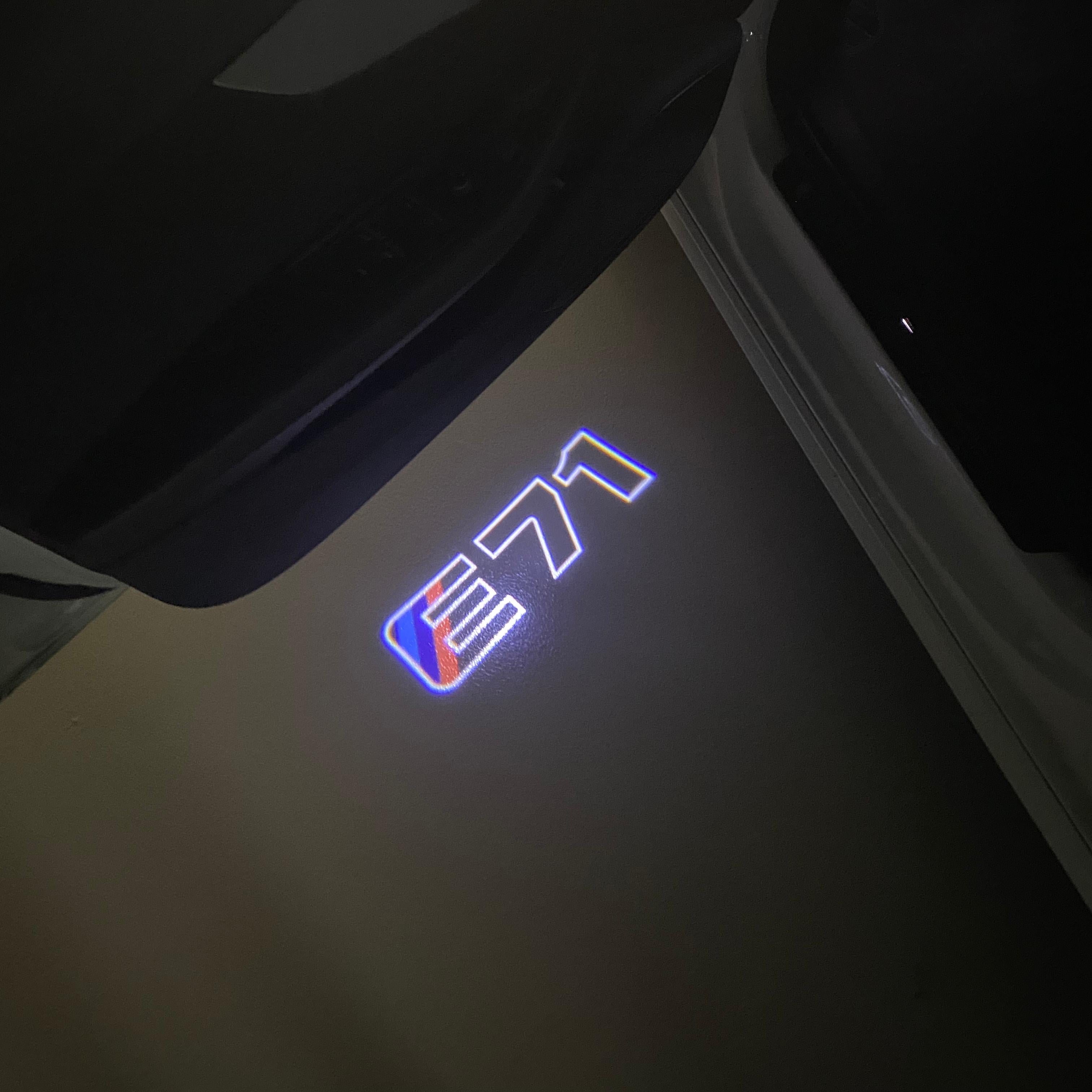 ÉCLAIRAGE DE PROJECTEUR BMW M3 LOGO Nr.24 (quantité 1 = 1 jeux / 2 feux de porte)