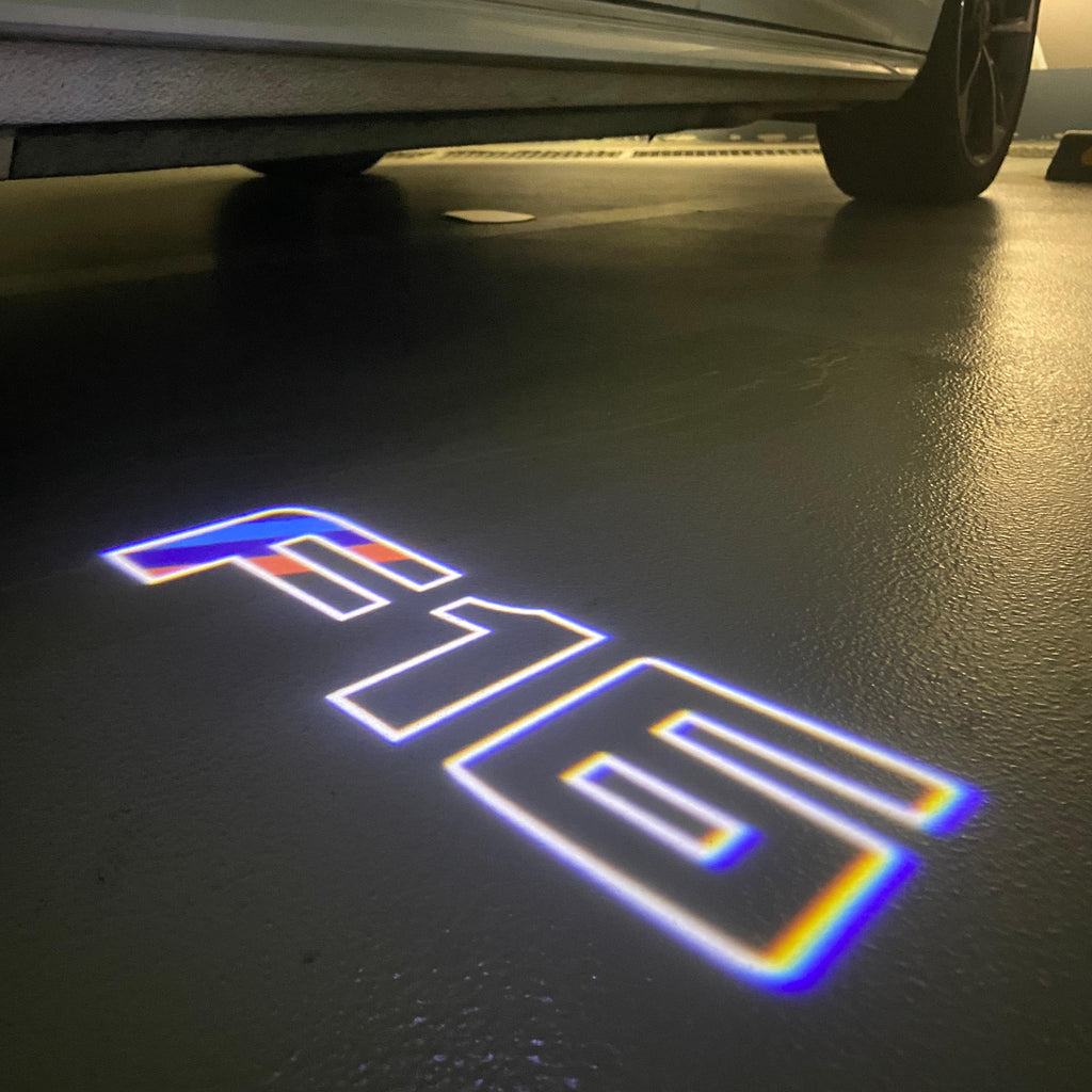 LUCES DE PROYECTOR DEL LOGOTIPO BMW M3 Nr.24 (cantidad 1 = 1 juegos / 2 luces de puerta)