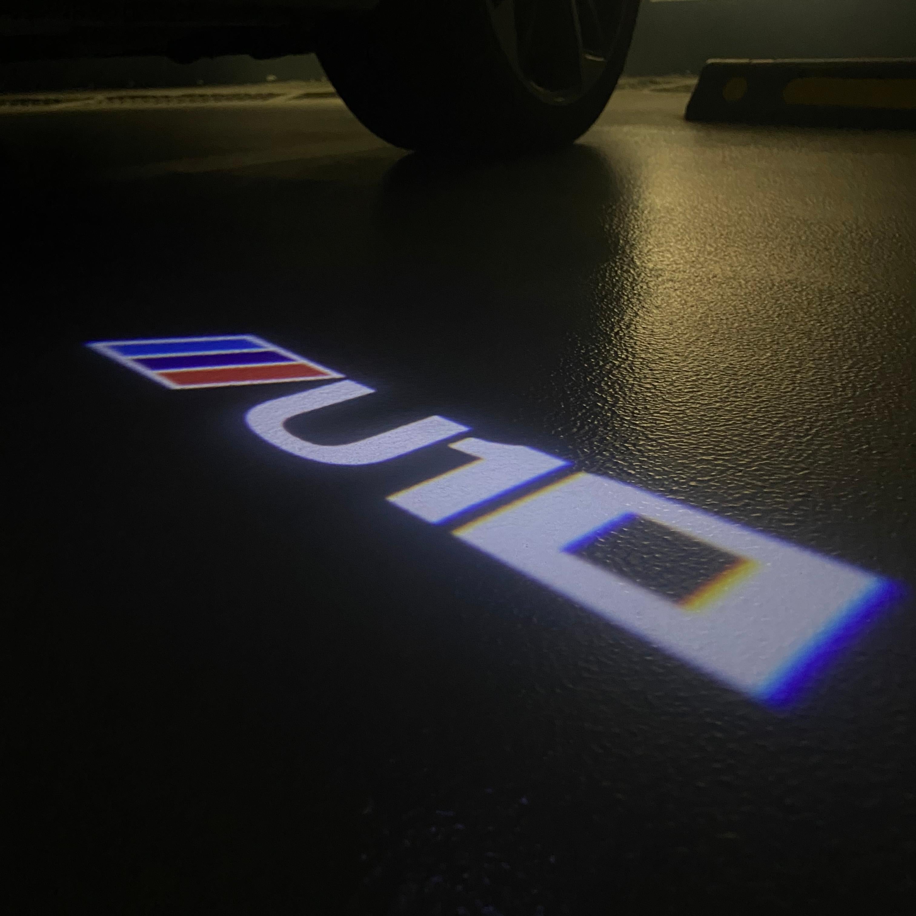 LUCES DE PROYECTOR DEL LOGOTIPO BMW M3 Nr.24 (cantidad 1 = 1 juegos / 2 luces de puerta)