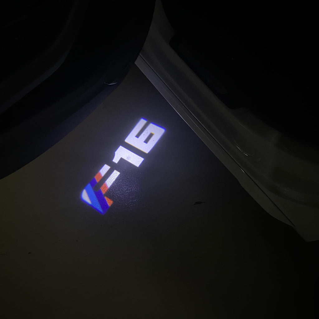 ÉCLAIRAGE DE PROJECTEUR BMW M3 LOGO Nr.24 (quantité 1 = 1 jeux / 2 feux de porte)