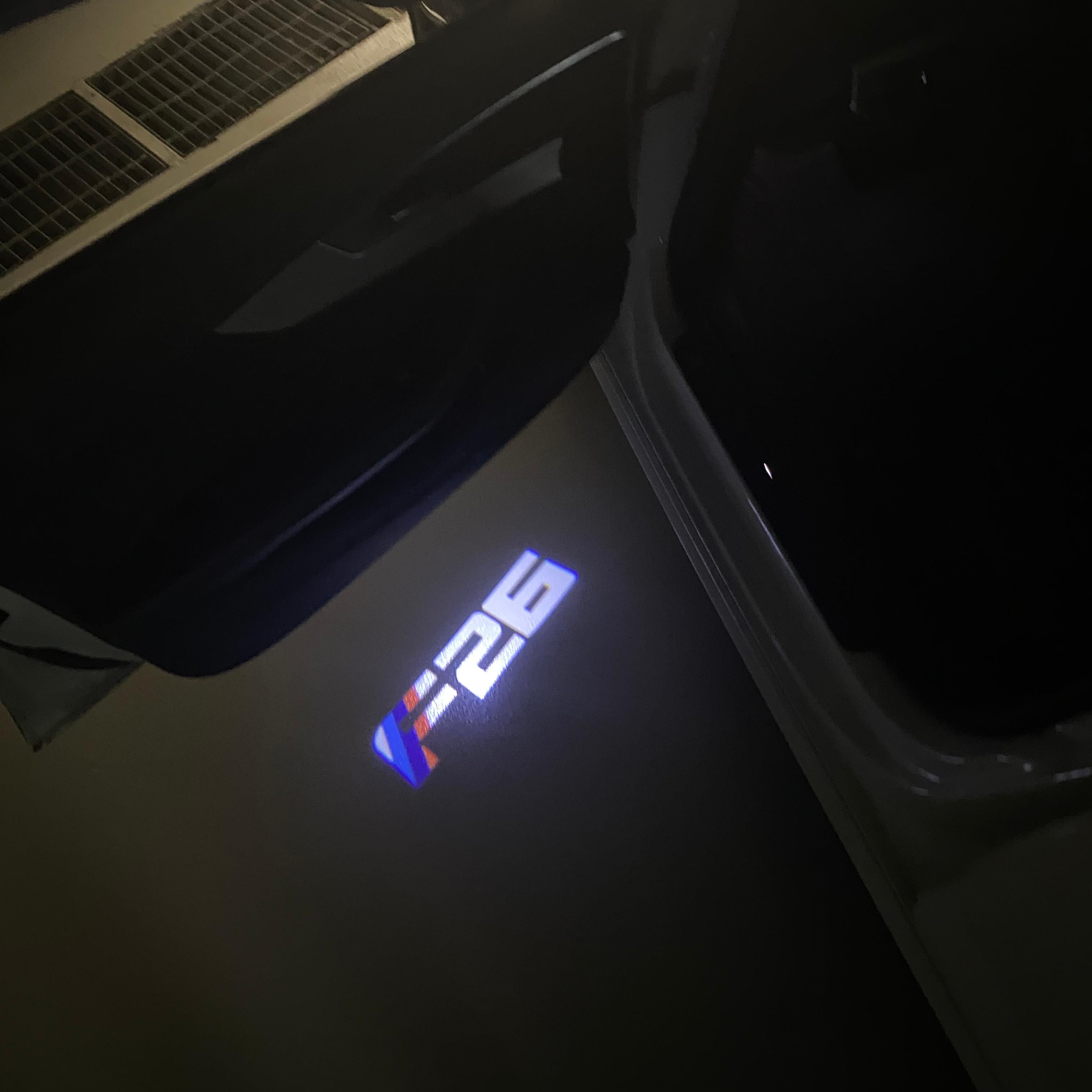 BMW M3 LOGO PROJECTOT LIGHTS Nr.24 (Menge 1 = 1 Sets/2 Türleuchten)