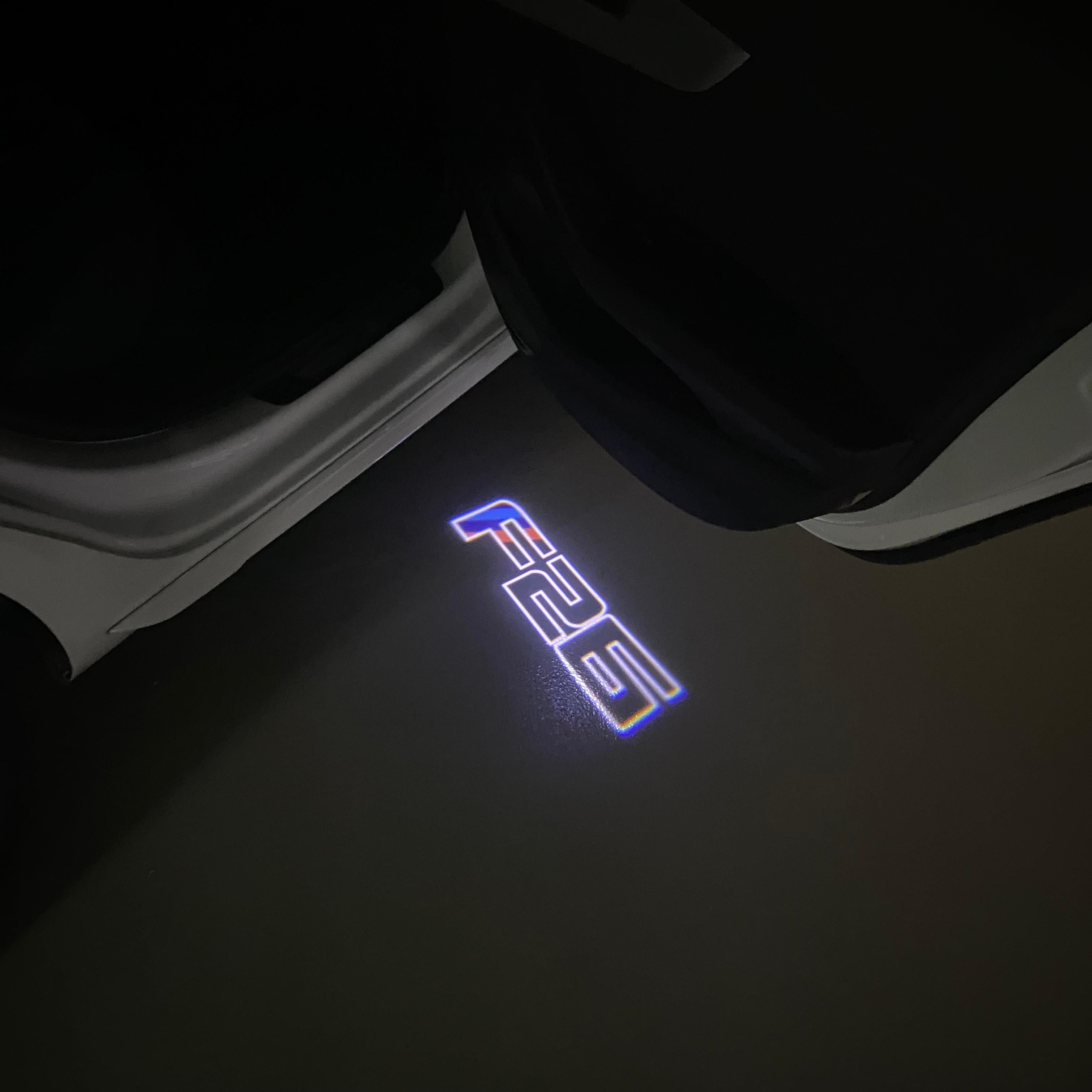 BMW M3 LOGO PROJECTOT LIGHTS Nr.24 (Menge 1 = 1 Sets/2 Türleuchten)