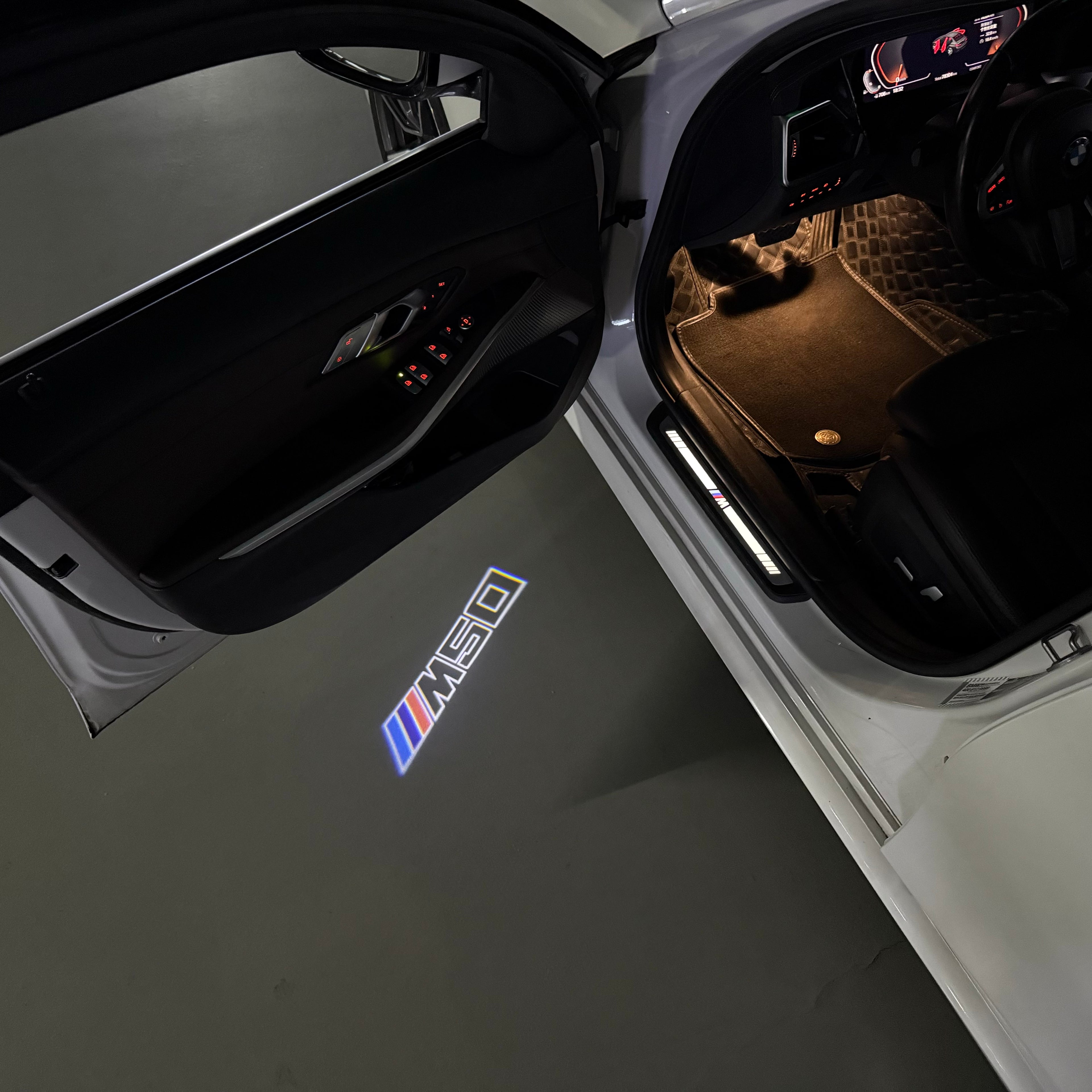 LUCES DE PROYECTOR DEL LOGOTIPO BMW M3 Nr.24 (cantidad 1 = 1 juegos / 2 luces de puerta)