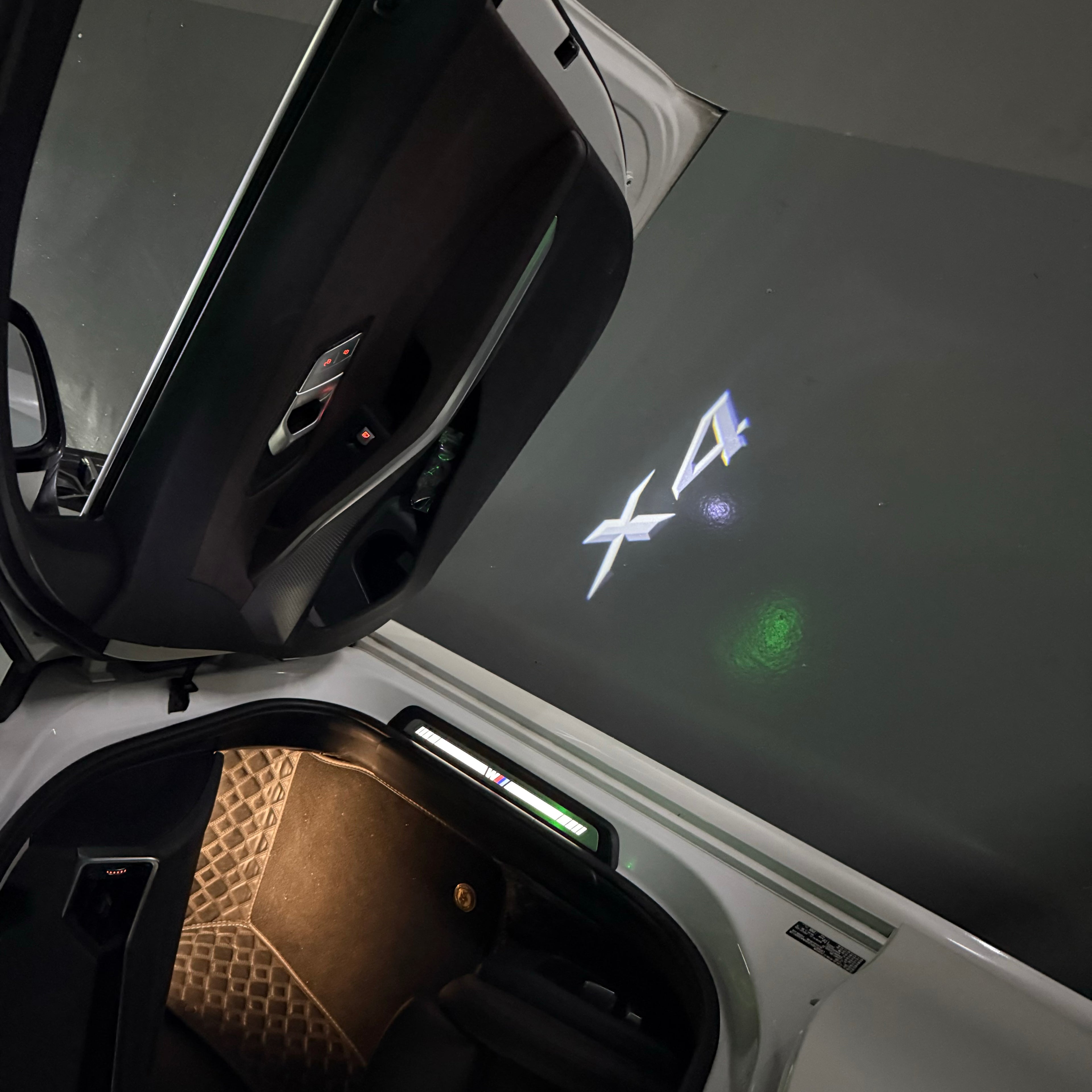 LUCES DE PROYECTOR DEL LOGOTIPO BMW M3 Nr.24 (cantidad 1 = 1 juegos / 2 luces de puerta)