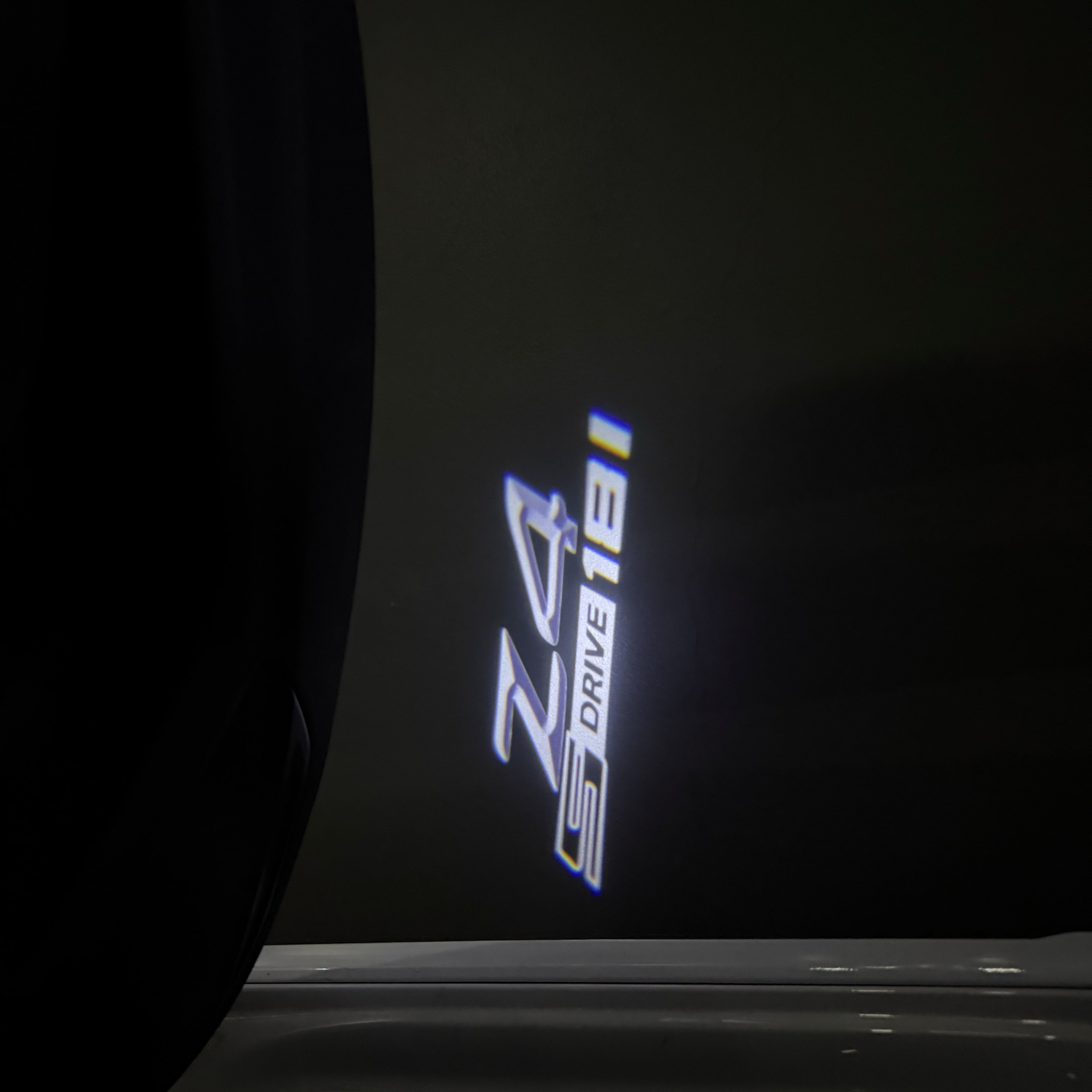 LUCES DE PROYECTOR DEL LOGOTIPO BMW M3 Nr.24 (cantidad 1 = 1 juegos / 2 luces de puerta)