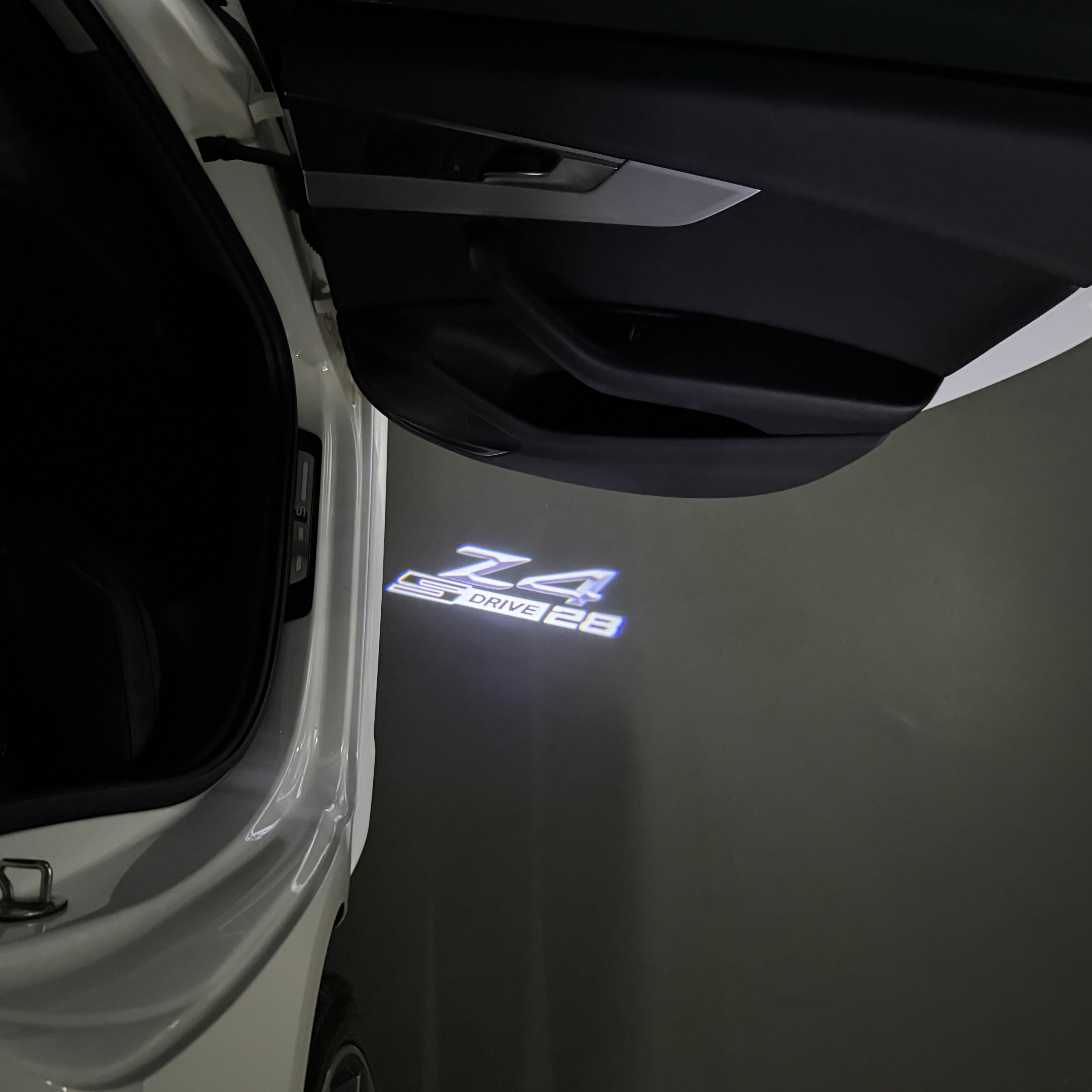 LUCES DE PROYECTOR DEL LOGOTIPO BMW M3 Nr.24 (cantidad 1 = 1 juegos / 2 luces de puerta)
