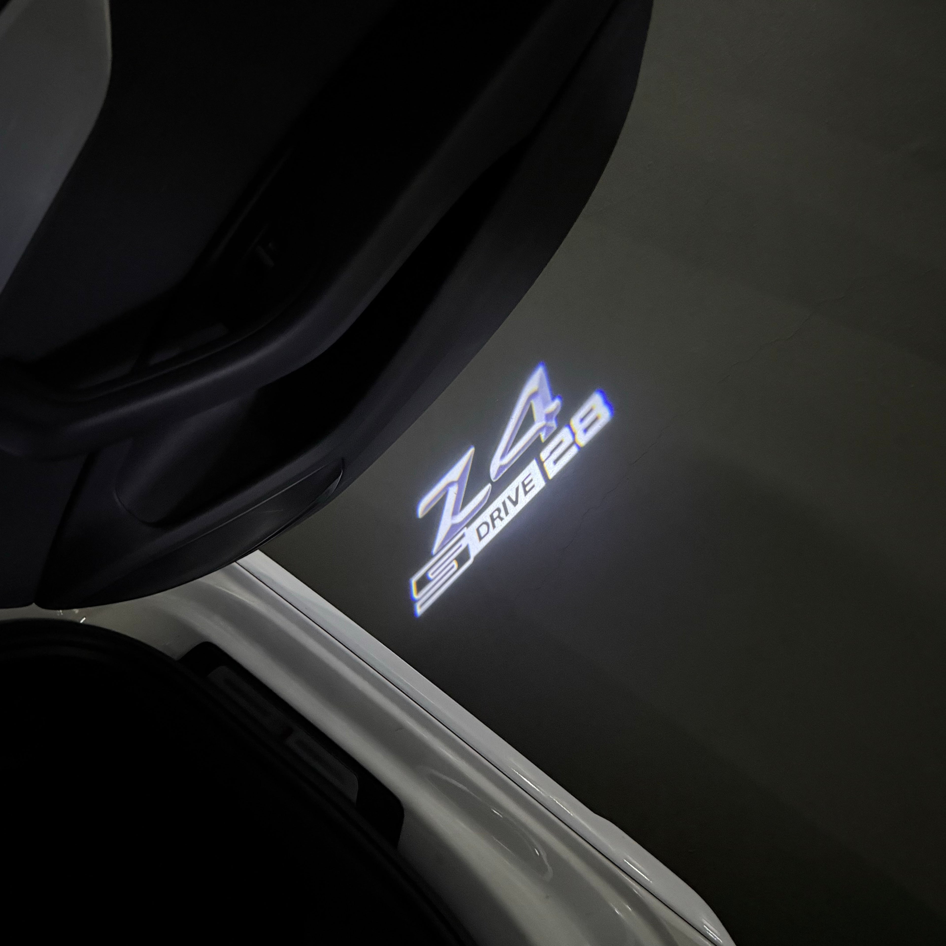 LUCES DE PROYECTOR DEL LOGOTIPO BMW M3 Nr.24 (cantidad 1 = 1 juegos / 2 luces de puerta)