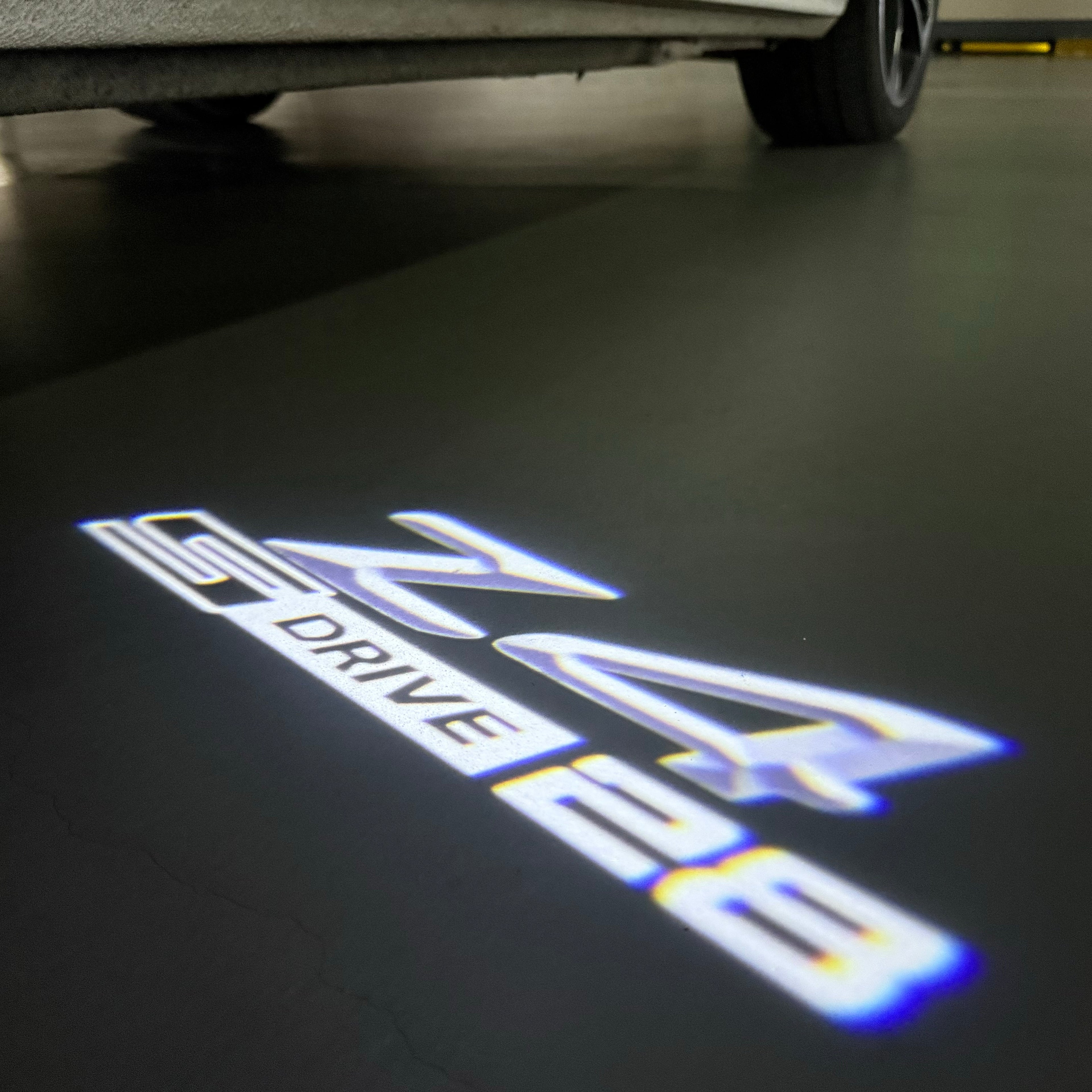 LUCES DE PROYECTOR DEL LOGOTIPO BMW M3 Nr.24 (cantidad 1 = 1 juegos / 2 luces de puerta)