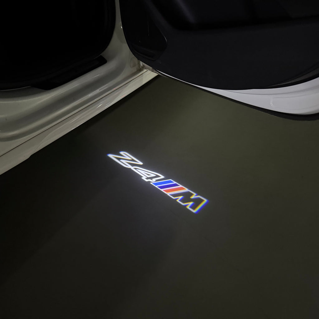 ÉCLAIRAGE DE PROJECTEUR BMW M3 LOGO Nr.24 (quantité 1 = 1 jeux / 2 feux de porte)