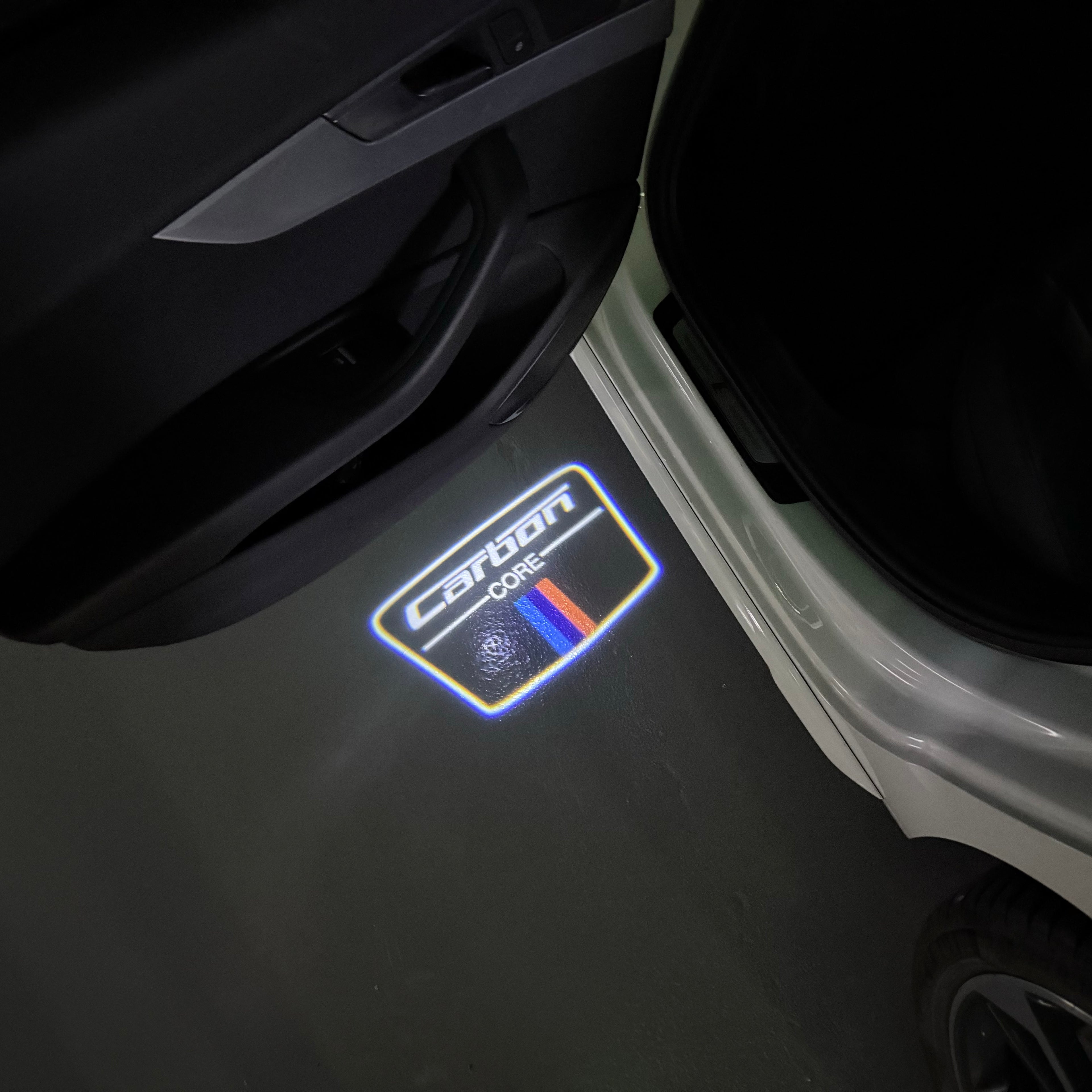 LUCES DE PROYECTOR DEL LOGOTIPO BMW M3 Nr.24 (cantidad 1 = 1 juegos / 2 luces de puerta)