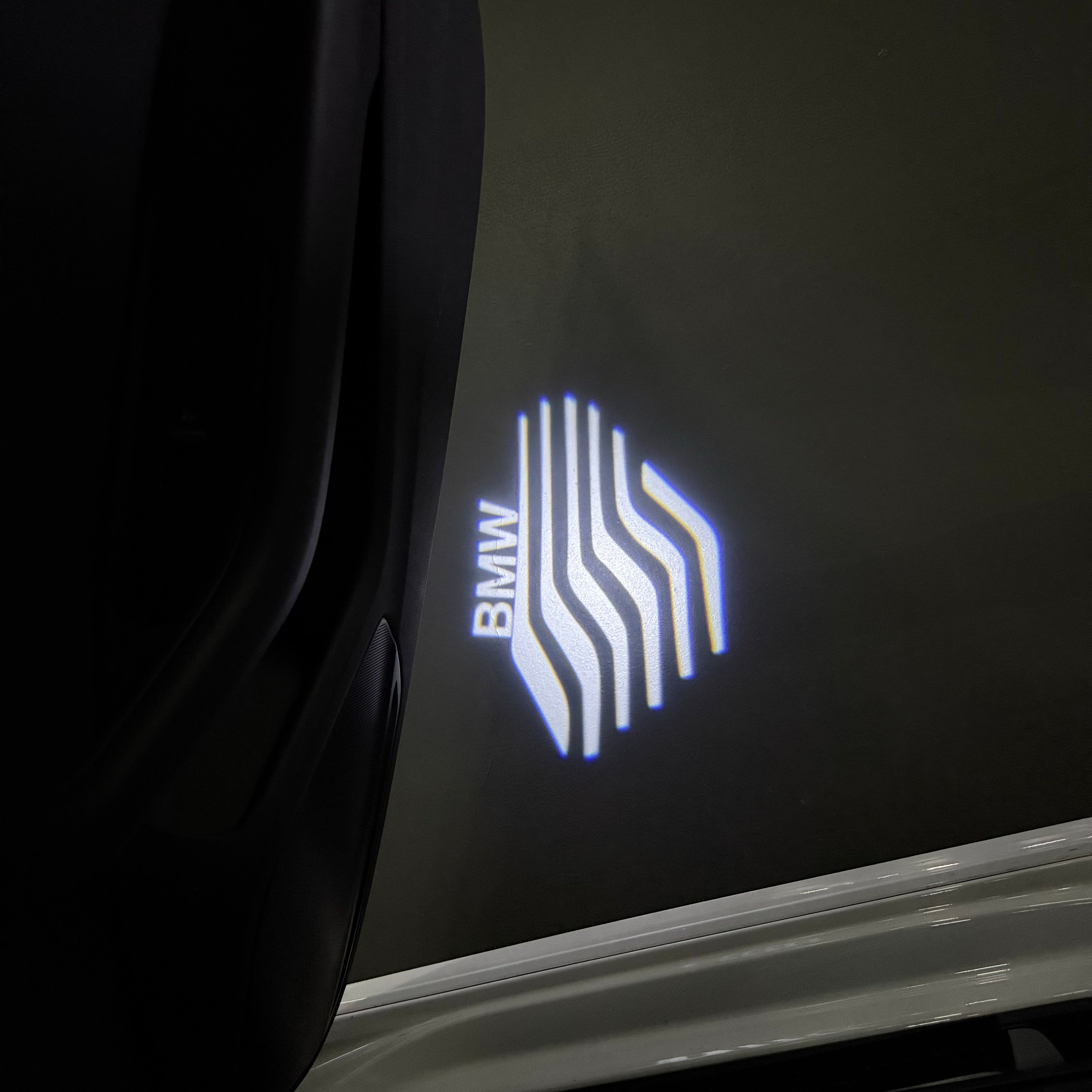 LUCES DE PROYECTOR DEL LOGOTIPO BMW M3 Nr.24 (cantidad 1 = 1 juegos / 2 luces de puerta)