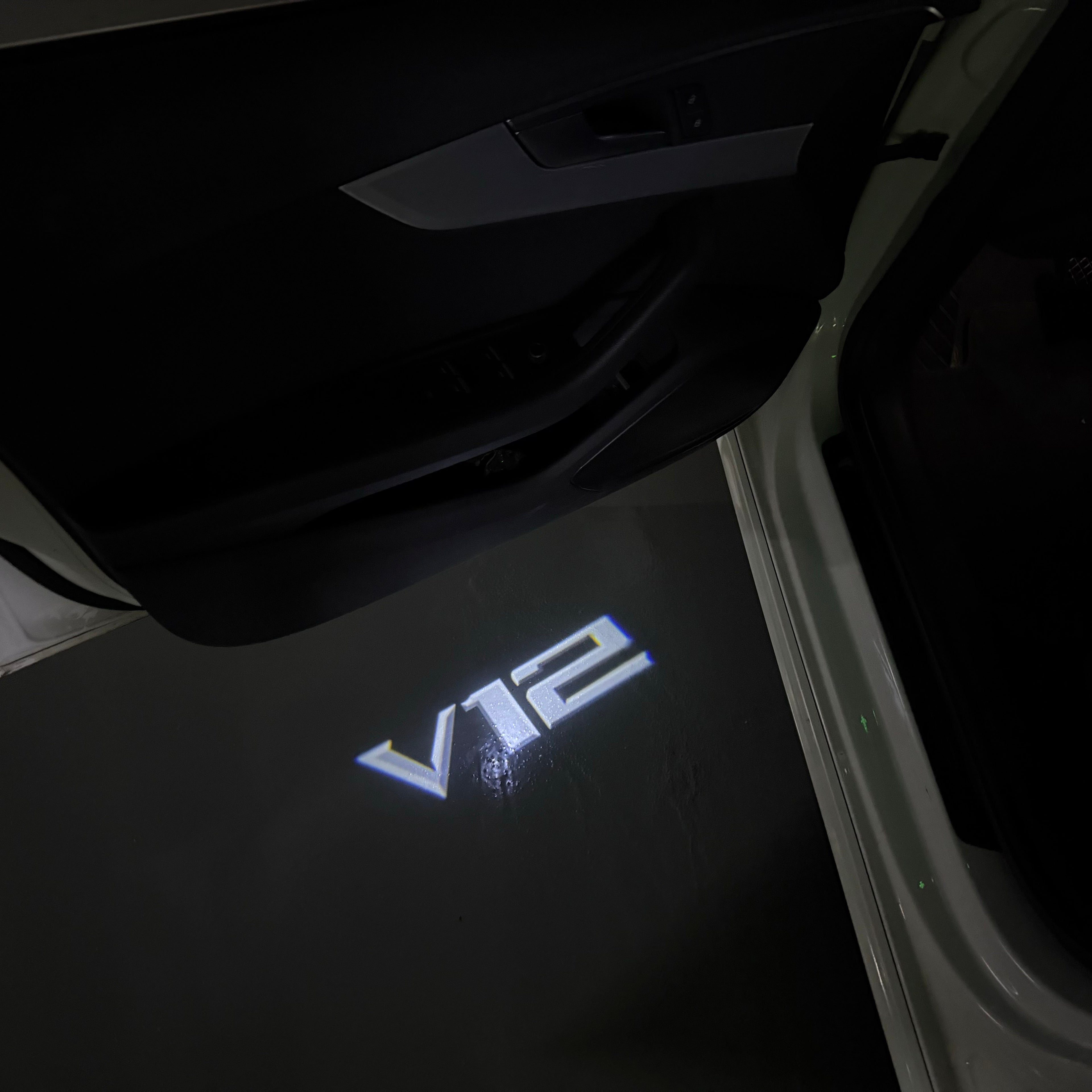 LUCES DE PROYECTOR DEL LOGOTIPO BMW M3 Nr.24 (cantidad 1 = 1 juegos / 2 luces de puerta)