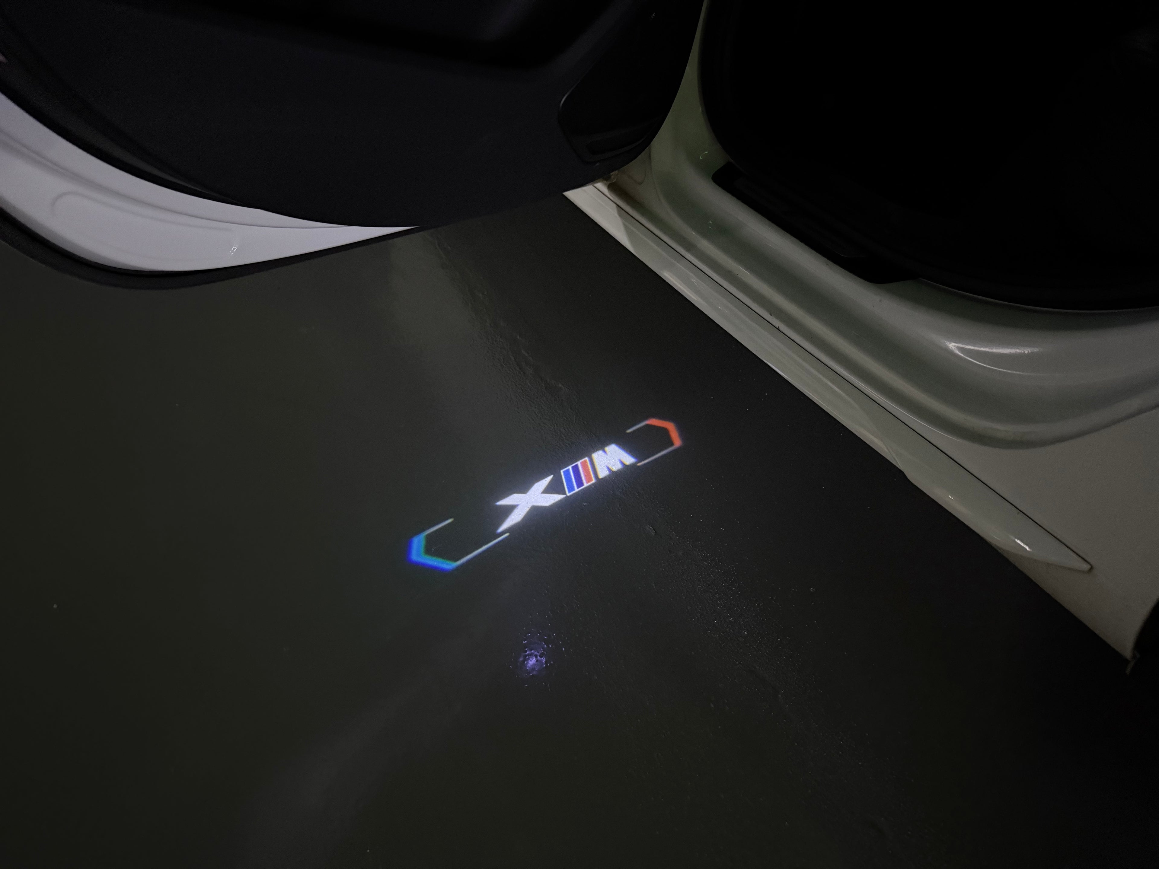 LUCES DE PROYECTOR DEL LOGOTIPO BMW M3 Nr.24 (cantidad 1 = 1 juegos / 2 luces de puerta)