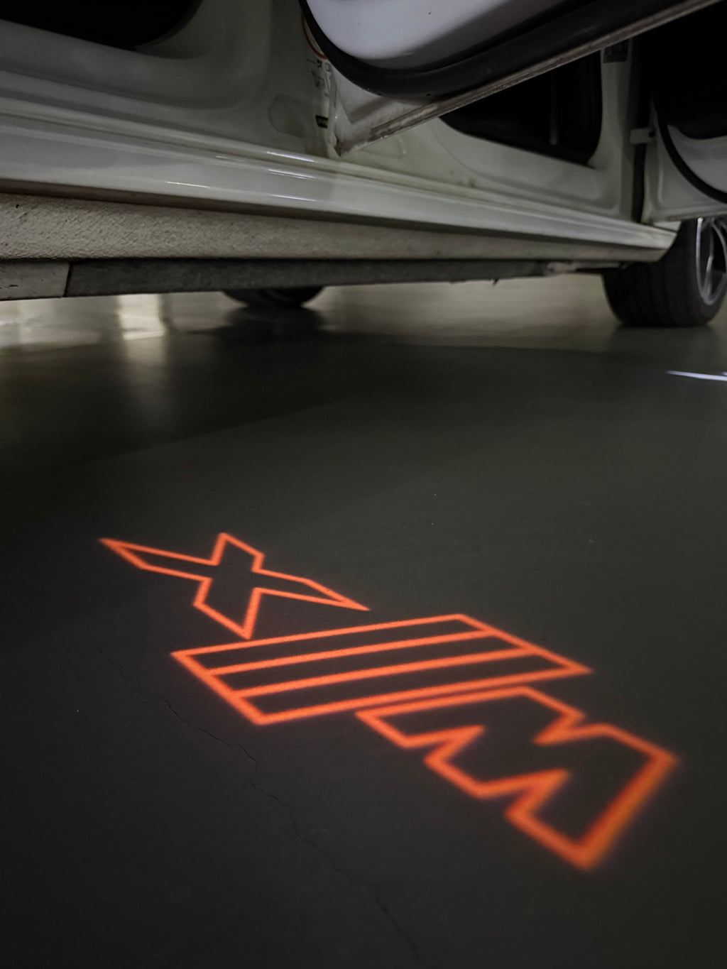 ÉCLAIRAGE DE PROJECTEUR BMW M3 LOGO Nr.24 (quantité 1 = 1 jeux / 2 feux de porte)