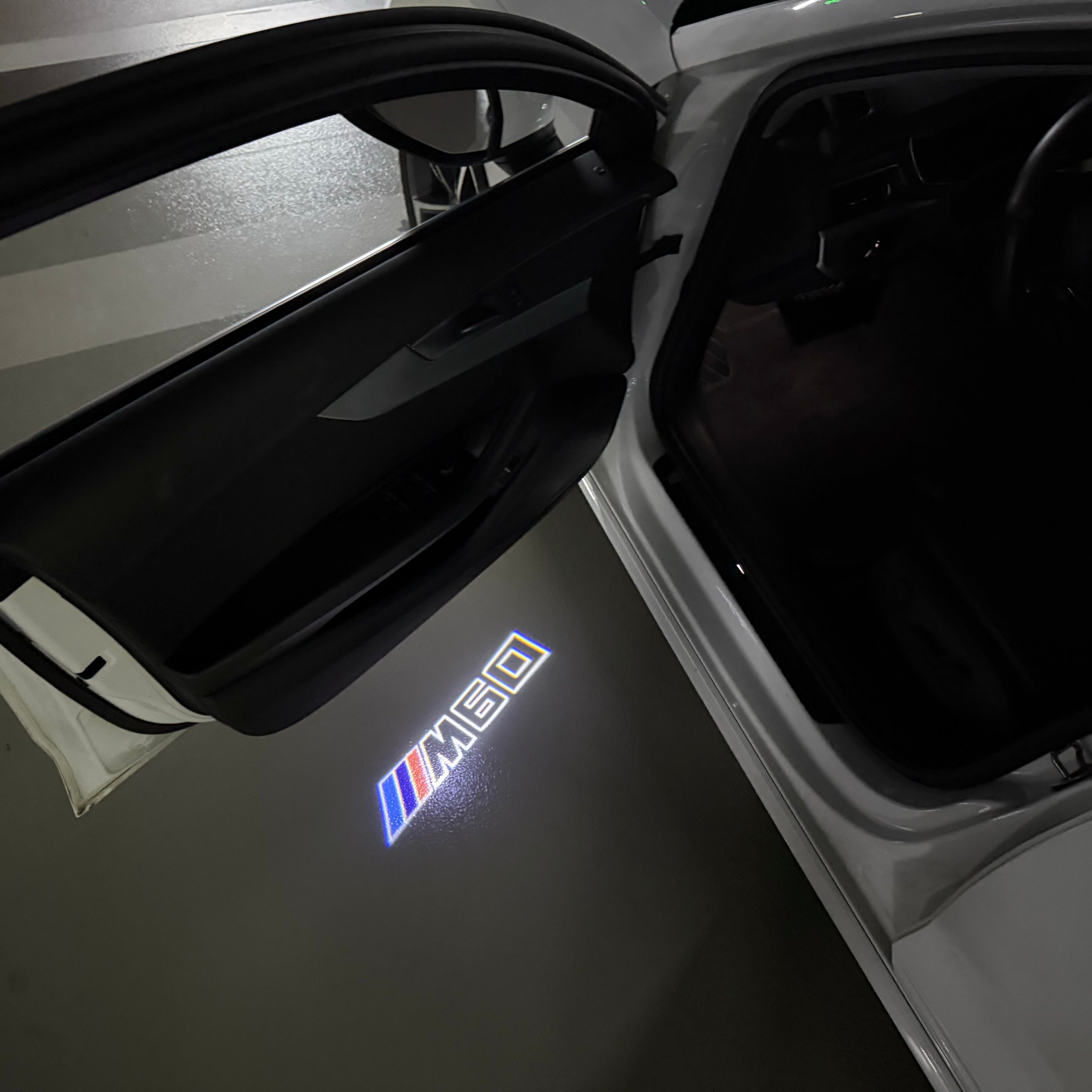 LUCES DE PROYECTOR DEL LOGOTIPO BMW M3 Nr.24 (cantidad 1 = 1 juegos / 2 luces de puerta)