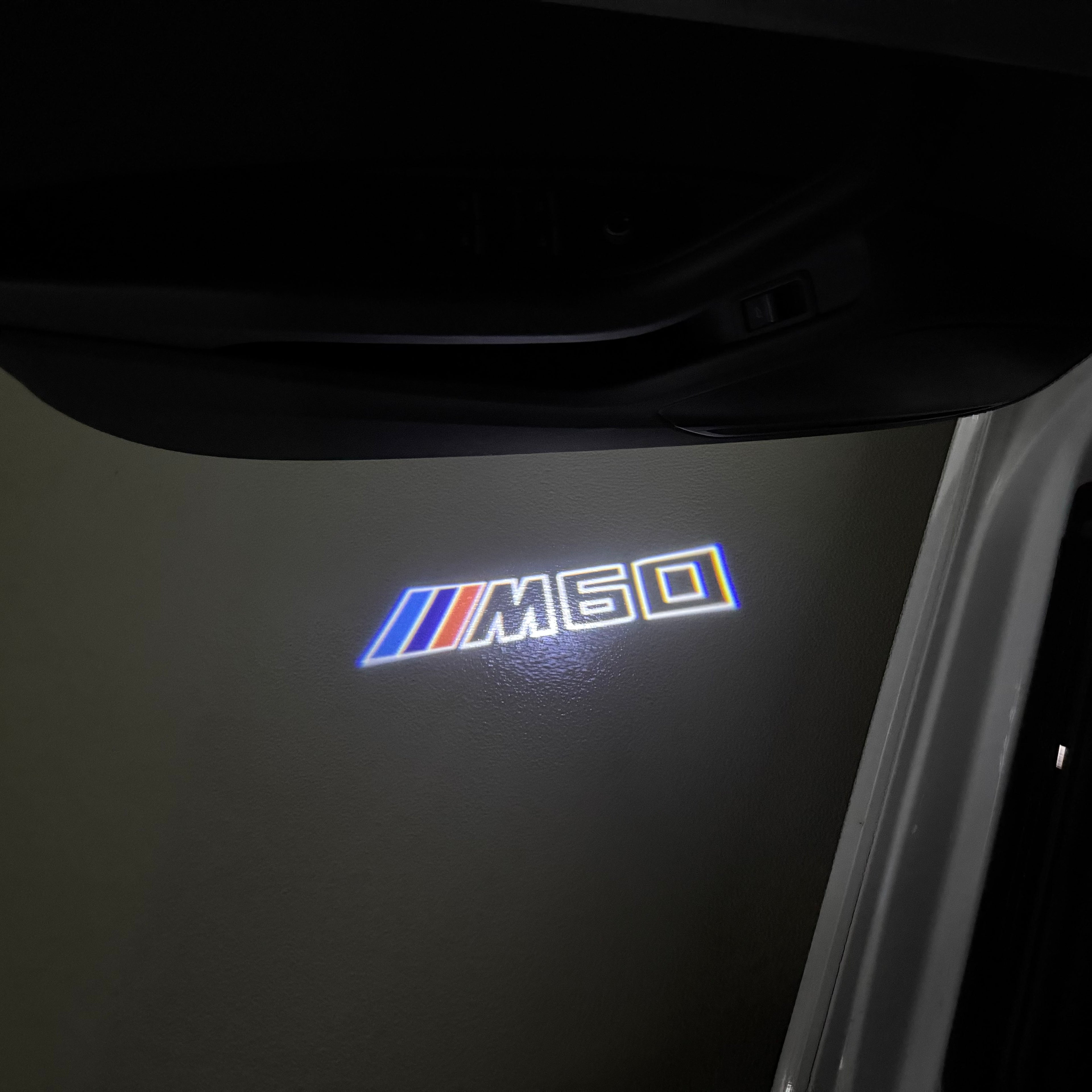 LUCES DE PROYECTOR DEL LOGOTIPO BMW M3 Nr.24 (cantidad 1 = 1 juegos / 2 luces de puerta)