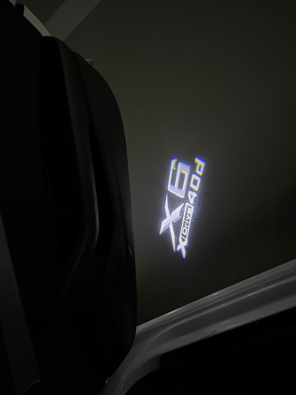 ÉCLAIRAGE DE PROJECTEUR BMW M3 LOGO Nr.24 (quantité 1 = 1 jeux / 2 feux de porte)