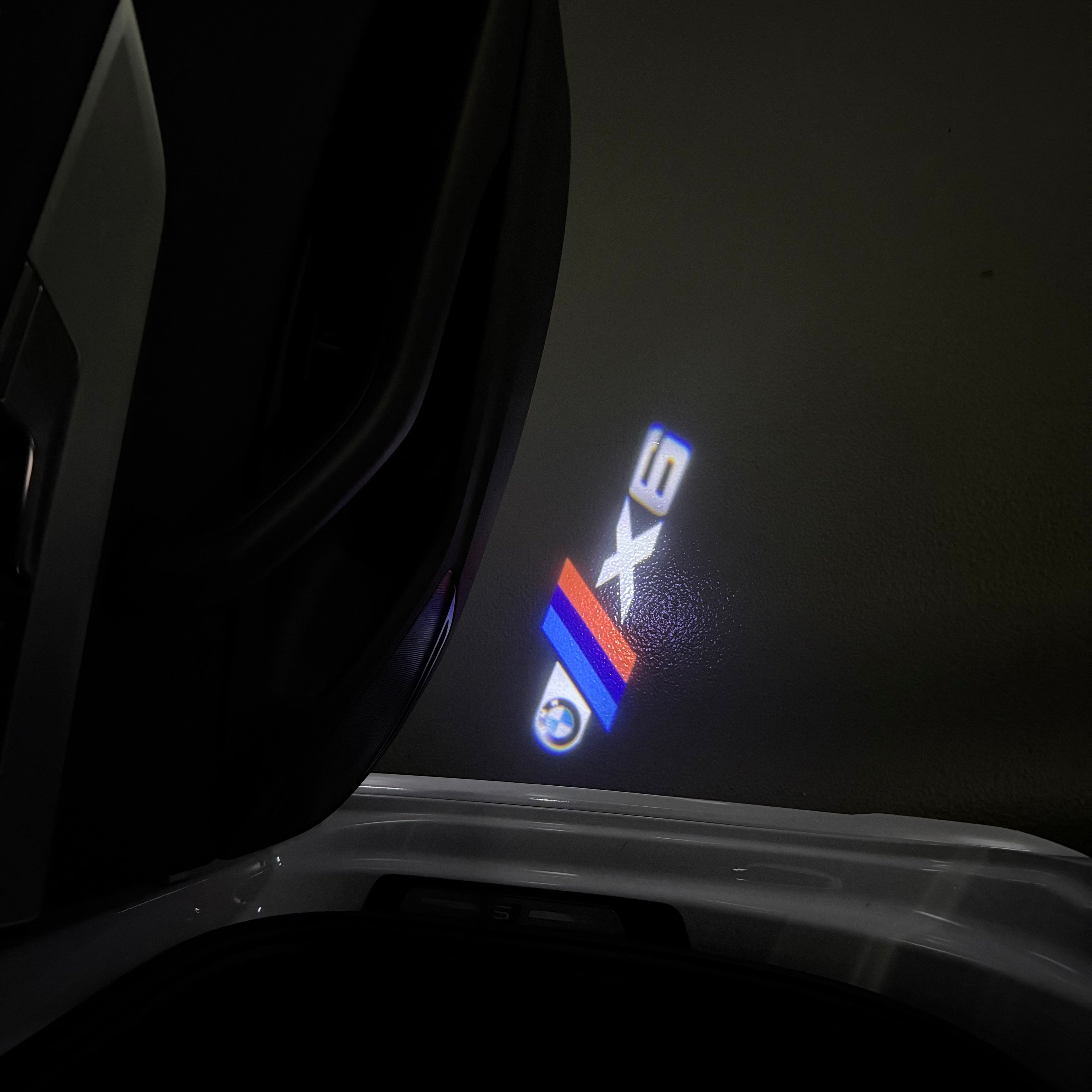 LUCES DE PROYECTOR DEL LOGOTIPO BMW M3 Nr.24 (cantidad 1 = 1 juegos / 2 luces de puerta)