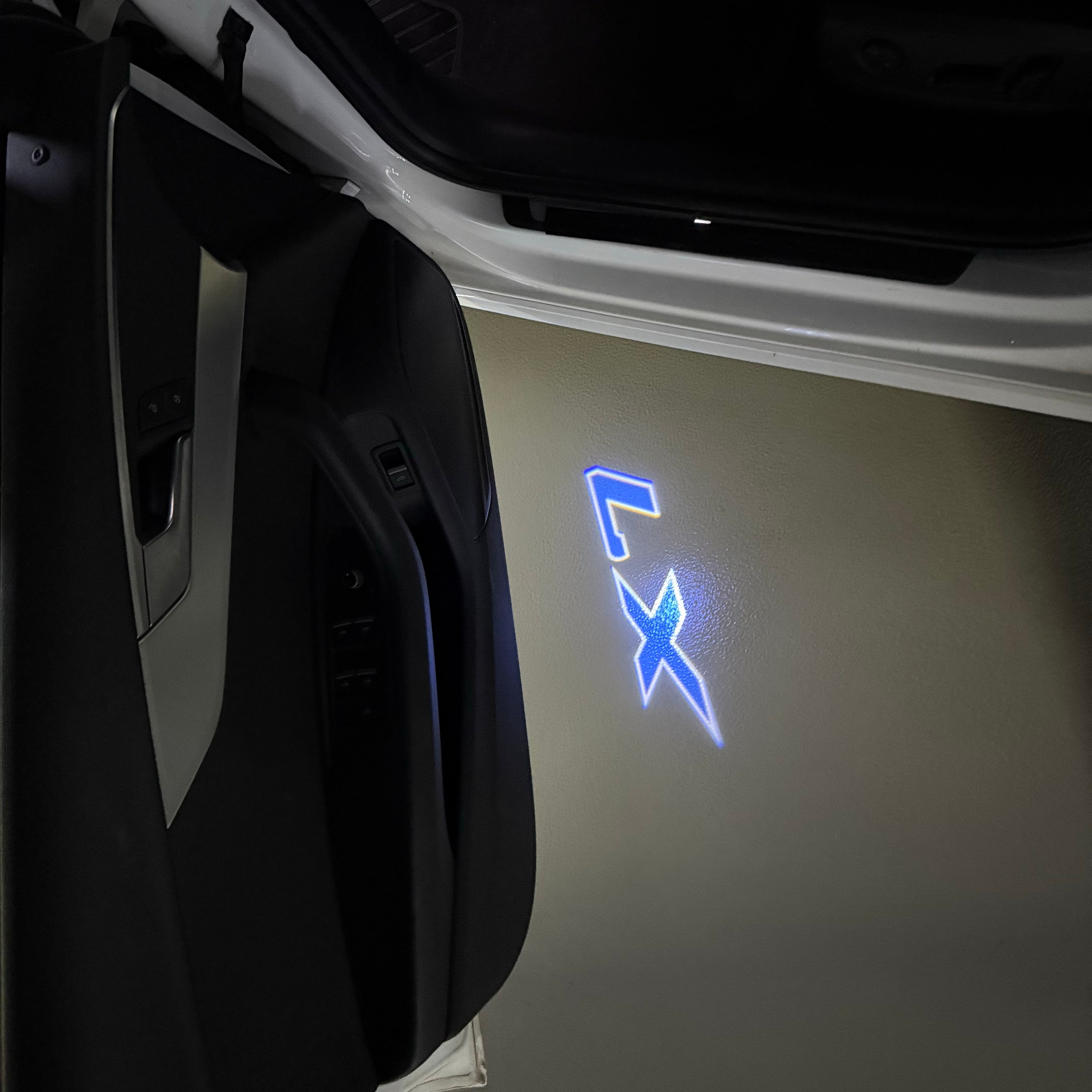 LUCES DE PROYECTOR DEL LOGOTIPO BMW M3 Nr.24 (cantidad 1 = 1 juegos / 2 luces de puerta)