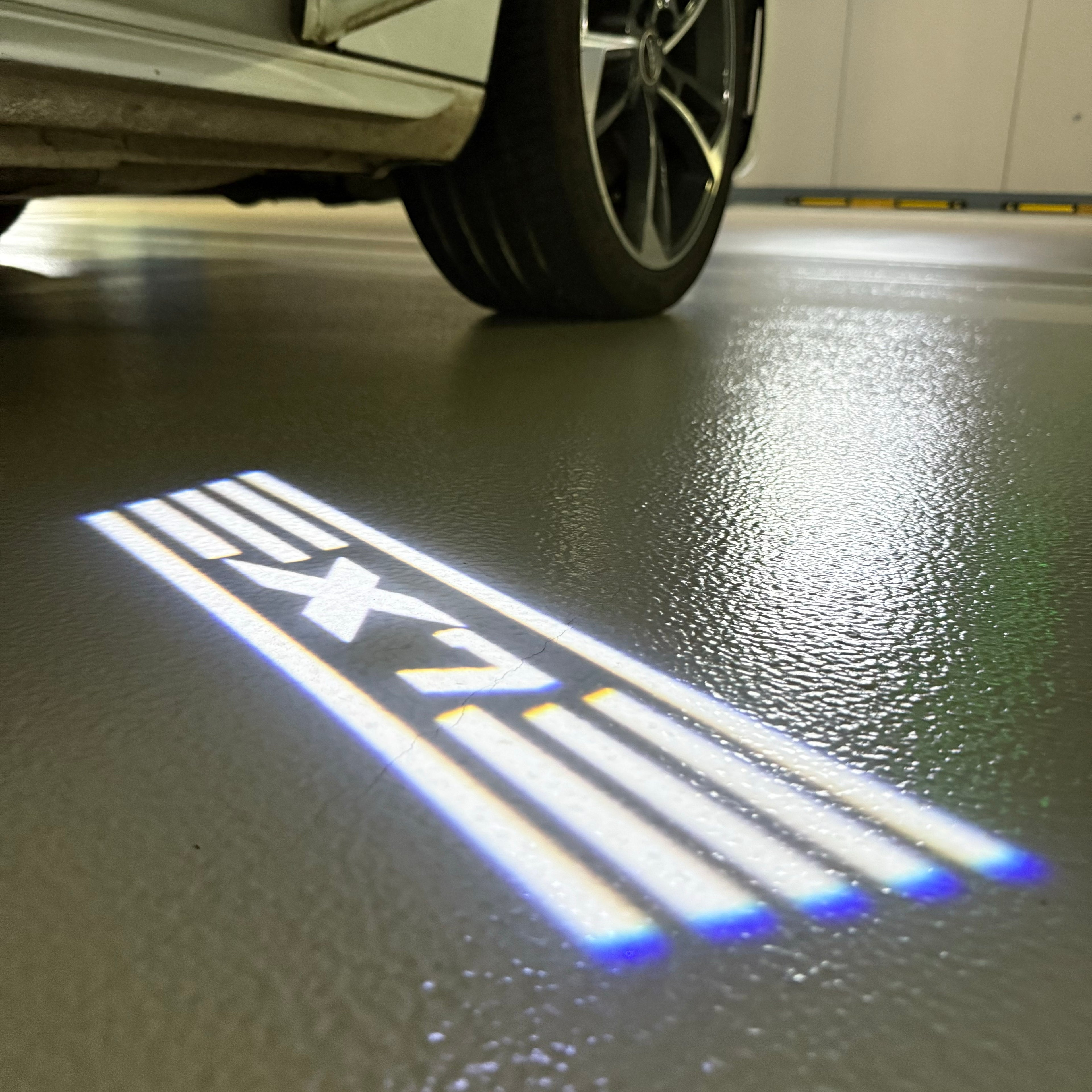 LUCES DE PROYECTOR DEL LOGOTIPO BMW M3 Nr.24 (cantidad 1 = 1 juegos / 2 luces de puerta)