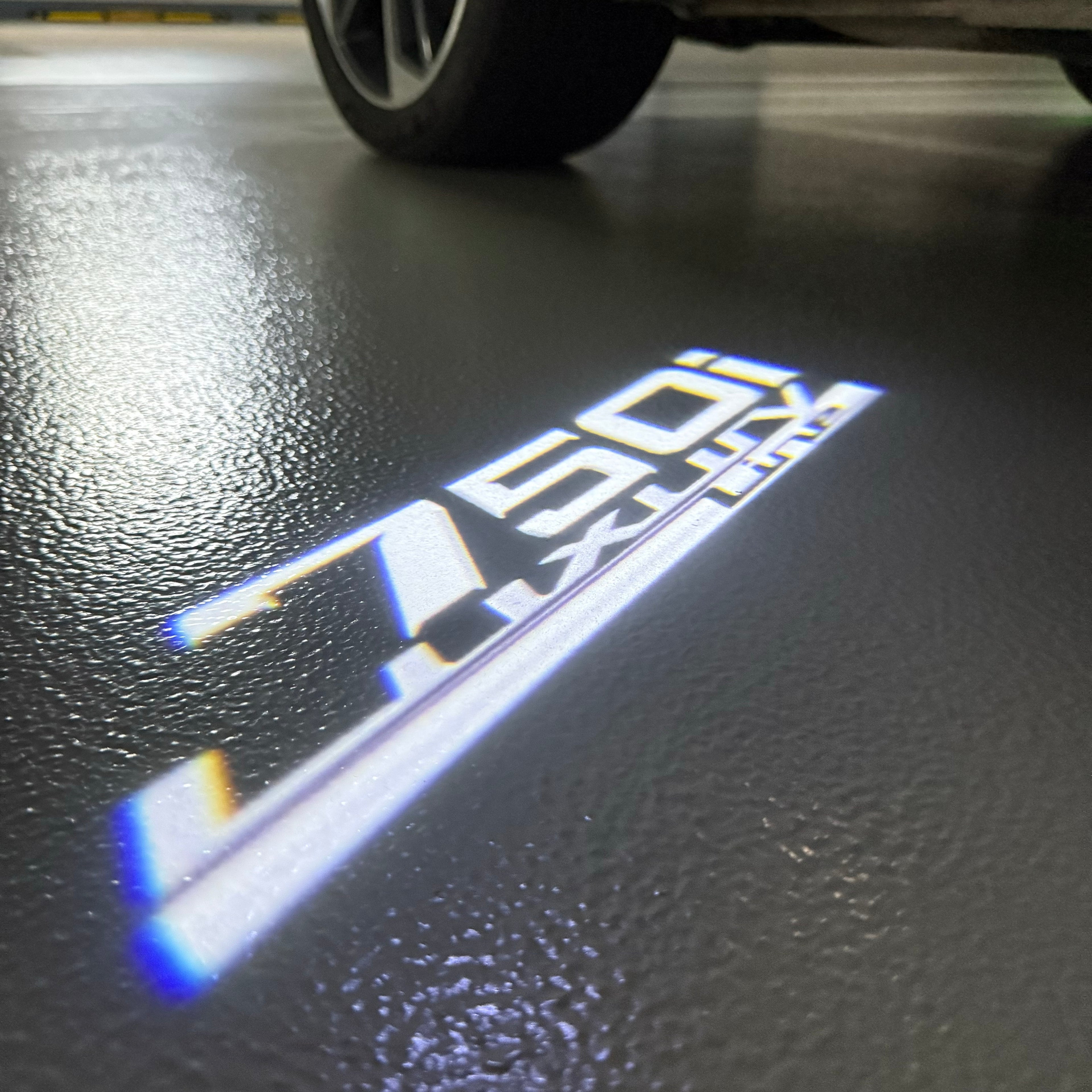 LUCES DE PROYECTOR DEL LOGOTIPO BMW M3 Nr.24 (cantidad 1 = 1 juegos / 2 luces de puerta)