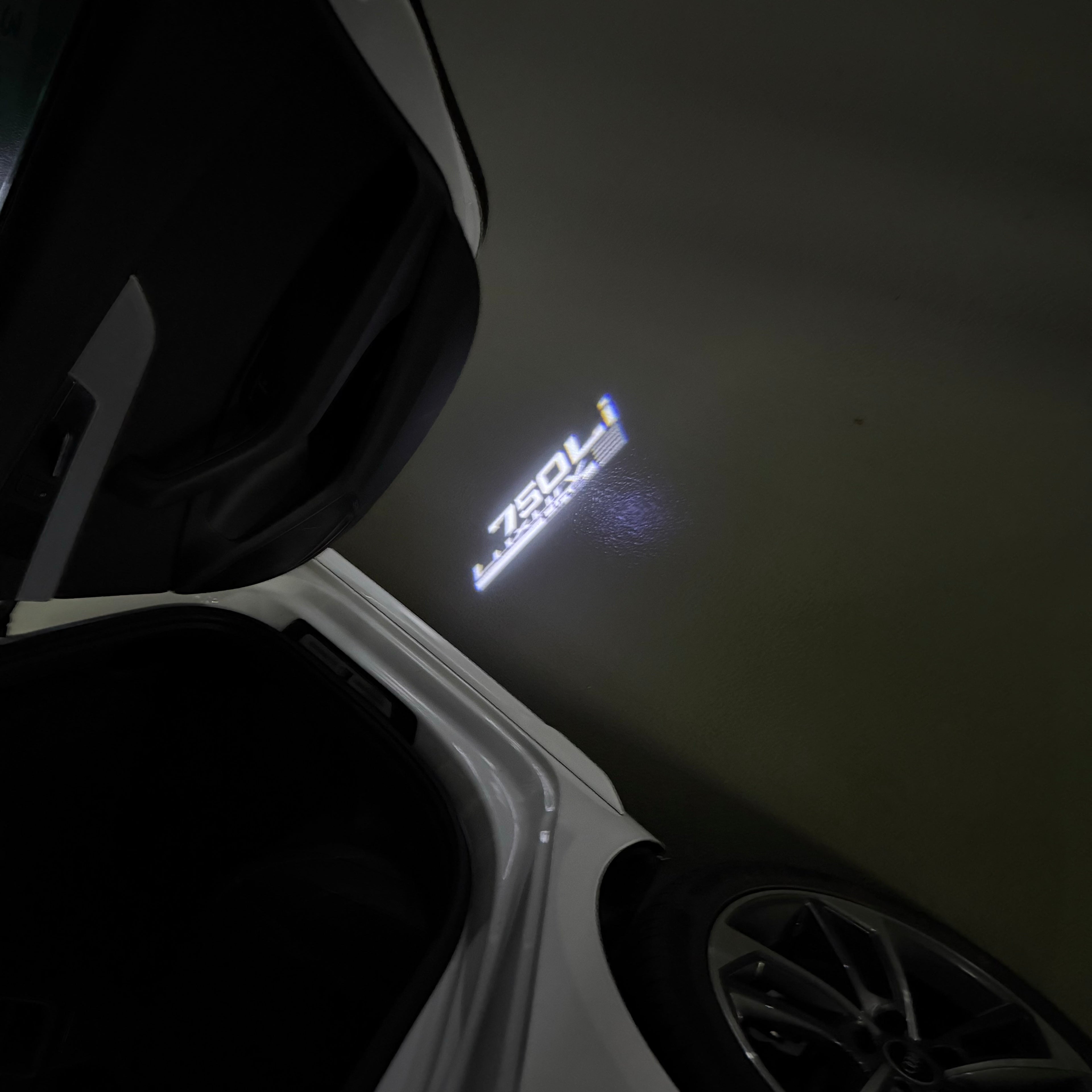 LUCES DE PROYECTOR DEL LOGOTIPO BMW M3 Nr.24 (cantidad 1 = 1 juegos / 2 luces de puerta)
