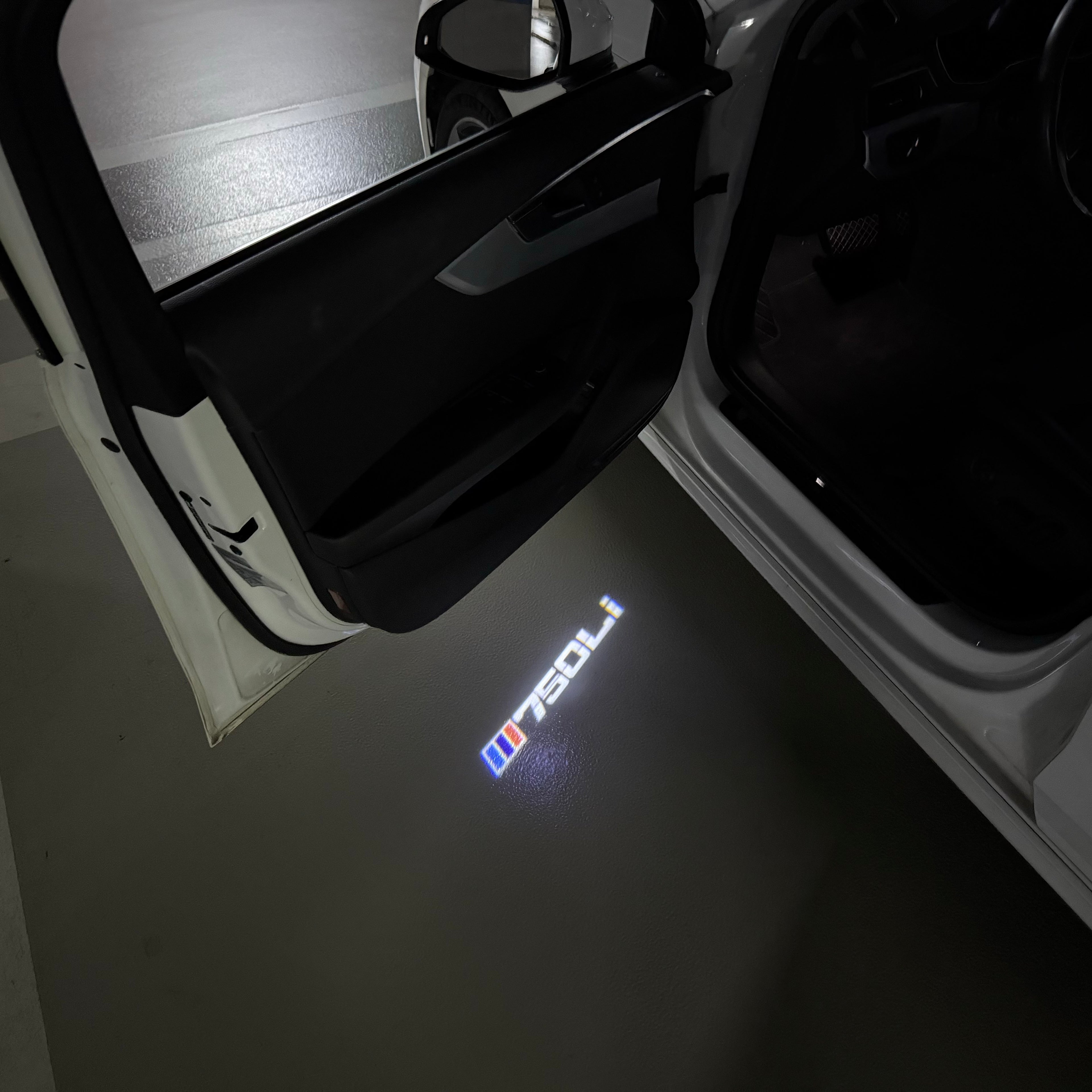 LUCES DE PROYECTOR DEL LOGOTIPO BMW M3 Nr.24 (cantidad 1 = 1 juegos / 2 luces de puerta)