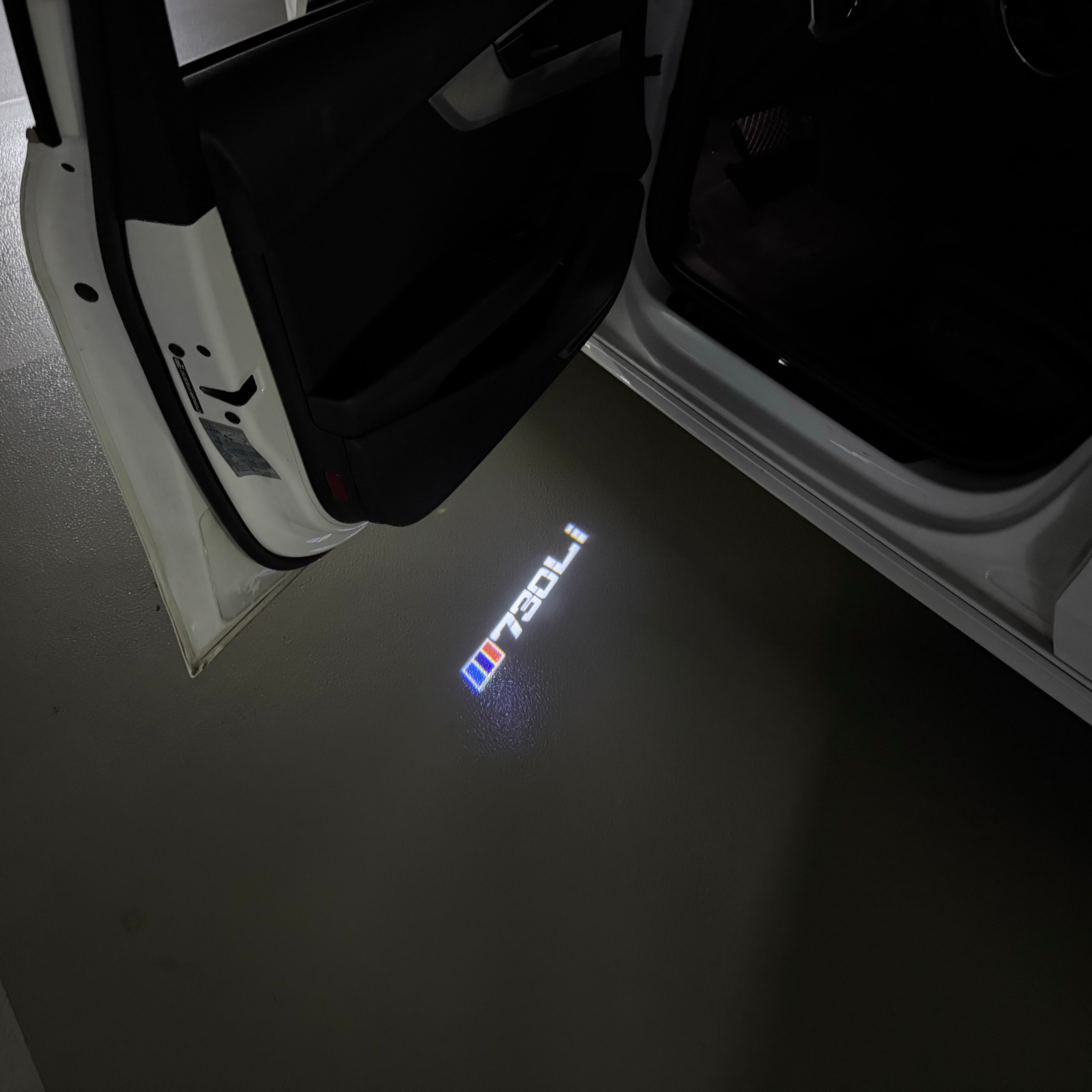 LUCES DE PROYECTOR DEL LOGOTIPO BMW M3 Nr.24 (cantidad 1 = 1 juegos / 2 luces de puerta)