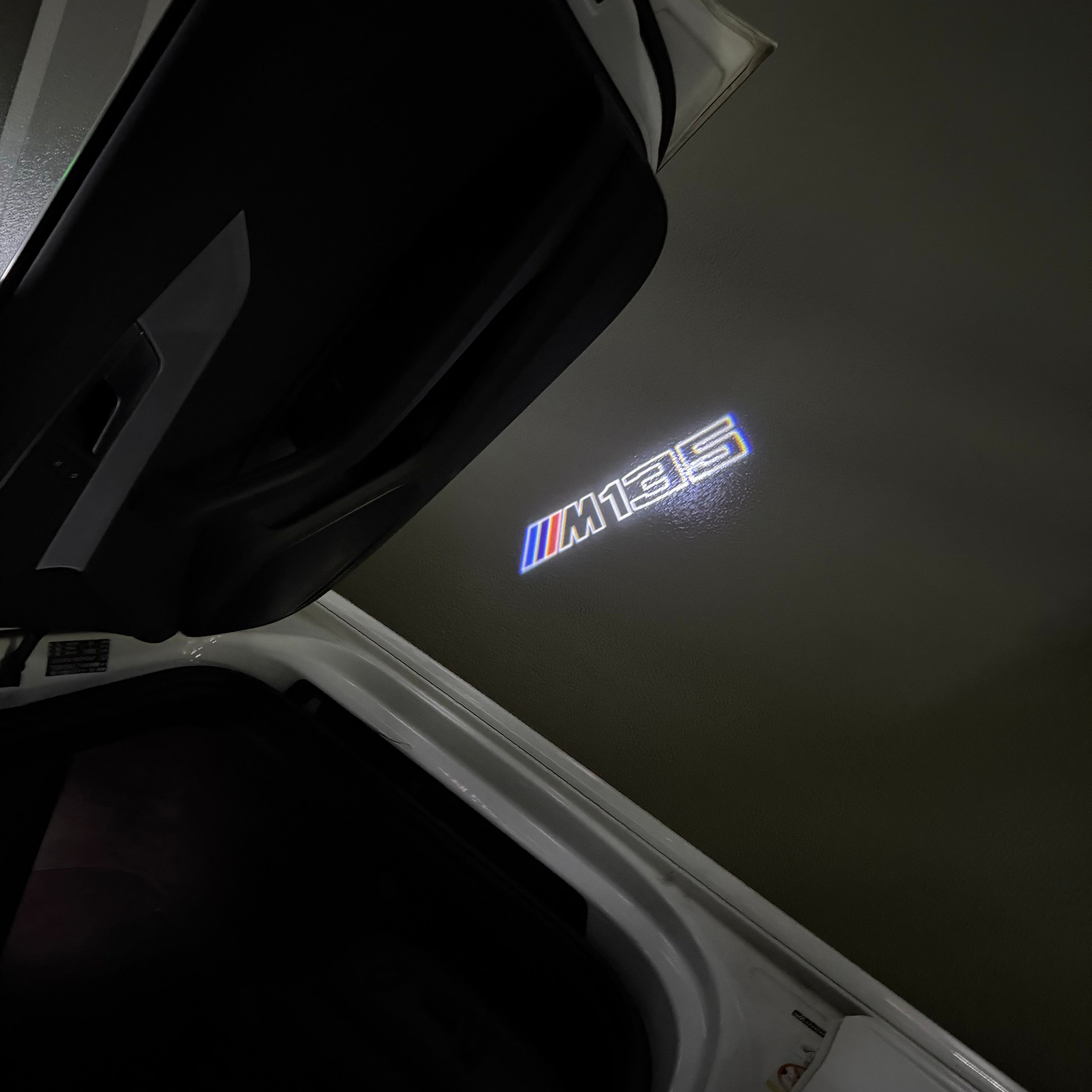 LUCES DE PROYECTOR DEL LOGOTIPO BMW M3 Nr.24 (cantidad 1 = 1 juegos / 2 luces de puerta)
