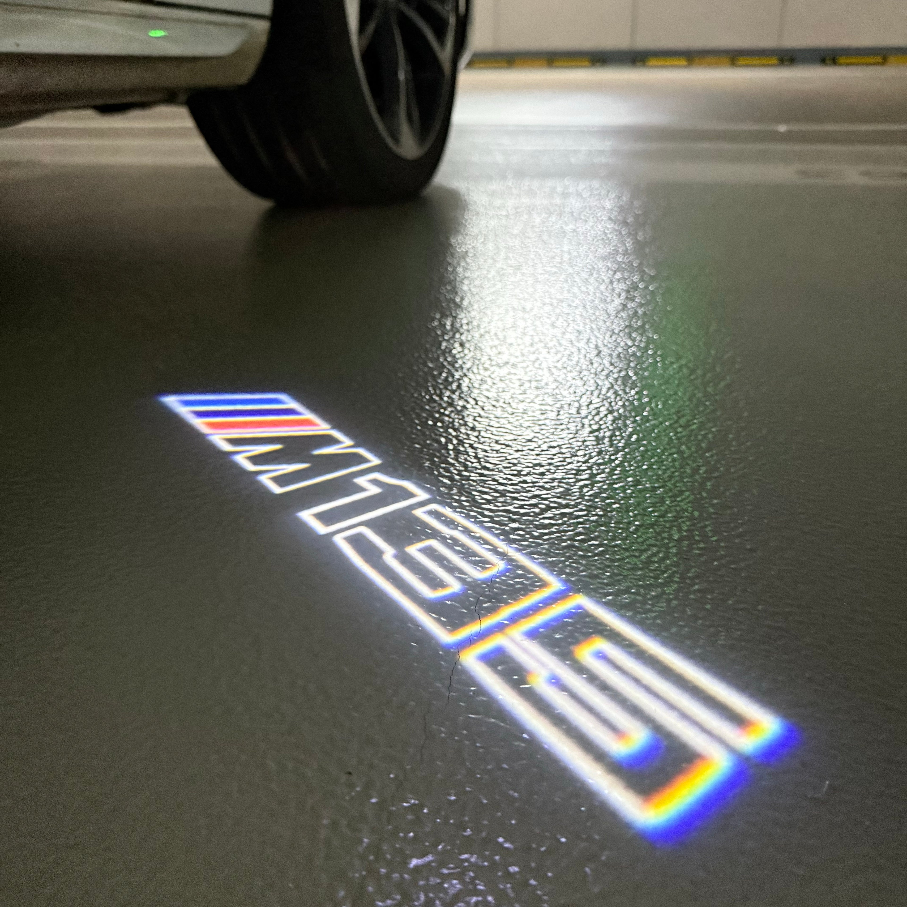 LUCES DE PROYECTOR DEL LOGOTIPO BMW M3 Nr.24 (cantidad 1 = 1 juegos / 2 luces de puerta)